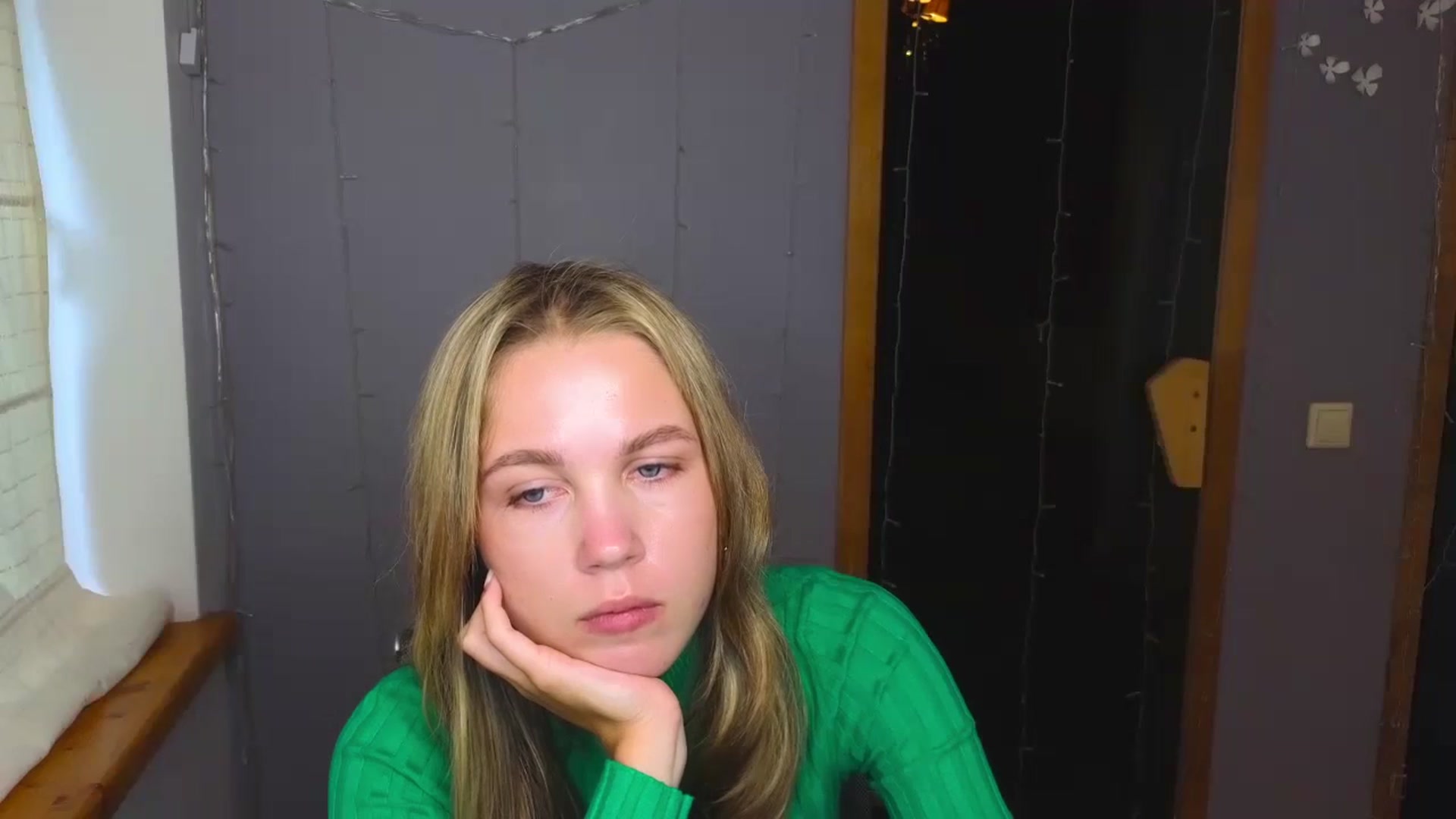 Gallery image thumbnail from Kate_Lewiss's myfreecams stream on, 10/19/2024, 11:17 image 2 of 20