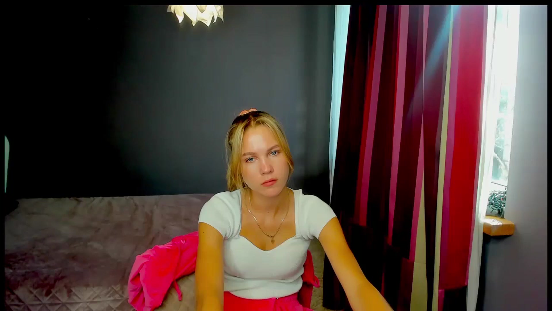 Gallery image thumbnail from Kate_Lewiss's myfreecams stream on, 10/22/2024, 08:36 image 8 of 20