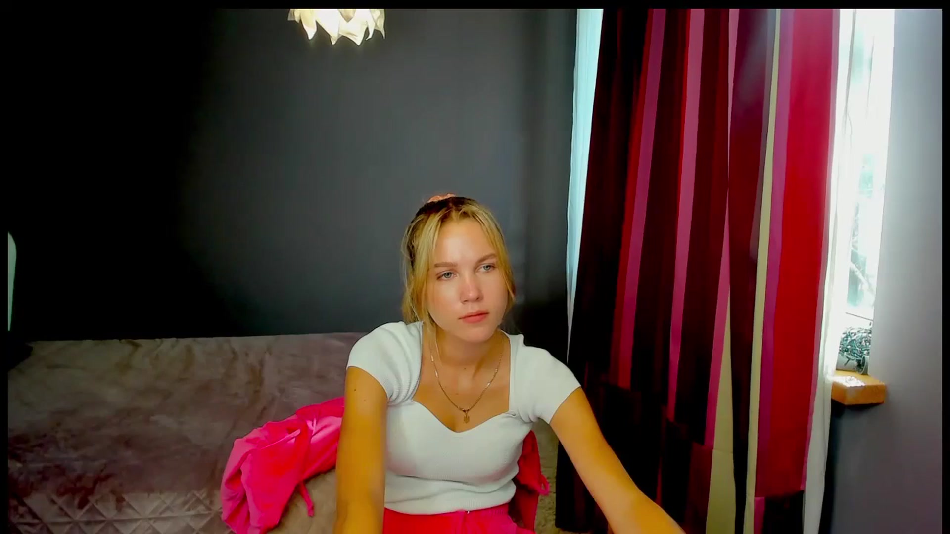 Gallery image thumbnail from Kate_Lewiss's myfreecams stream on, 10/22/2024, 08:36 image 9 of 20