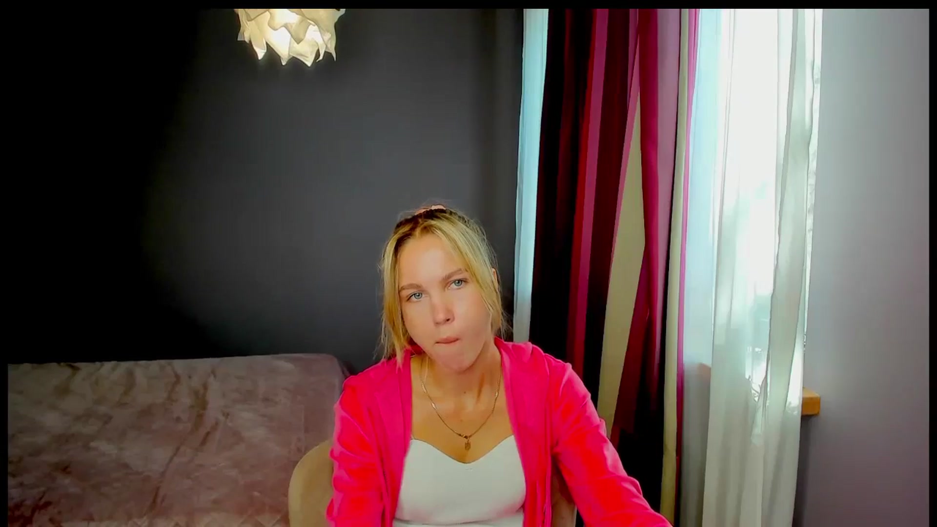 Gallery image thumbnail from Kate_Lewiss's myfreecams stream on, 10/22/2024, 08:36 image 2 of 20