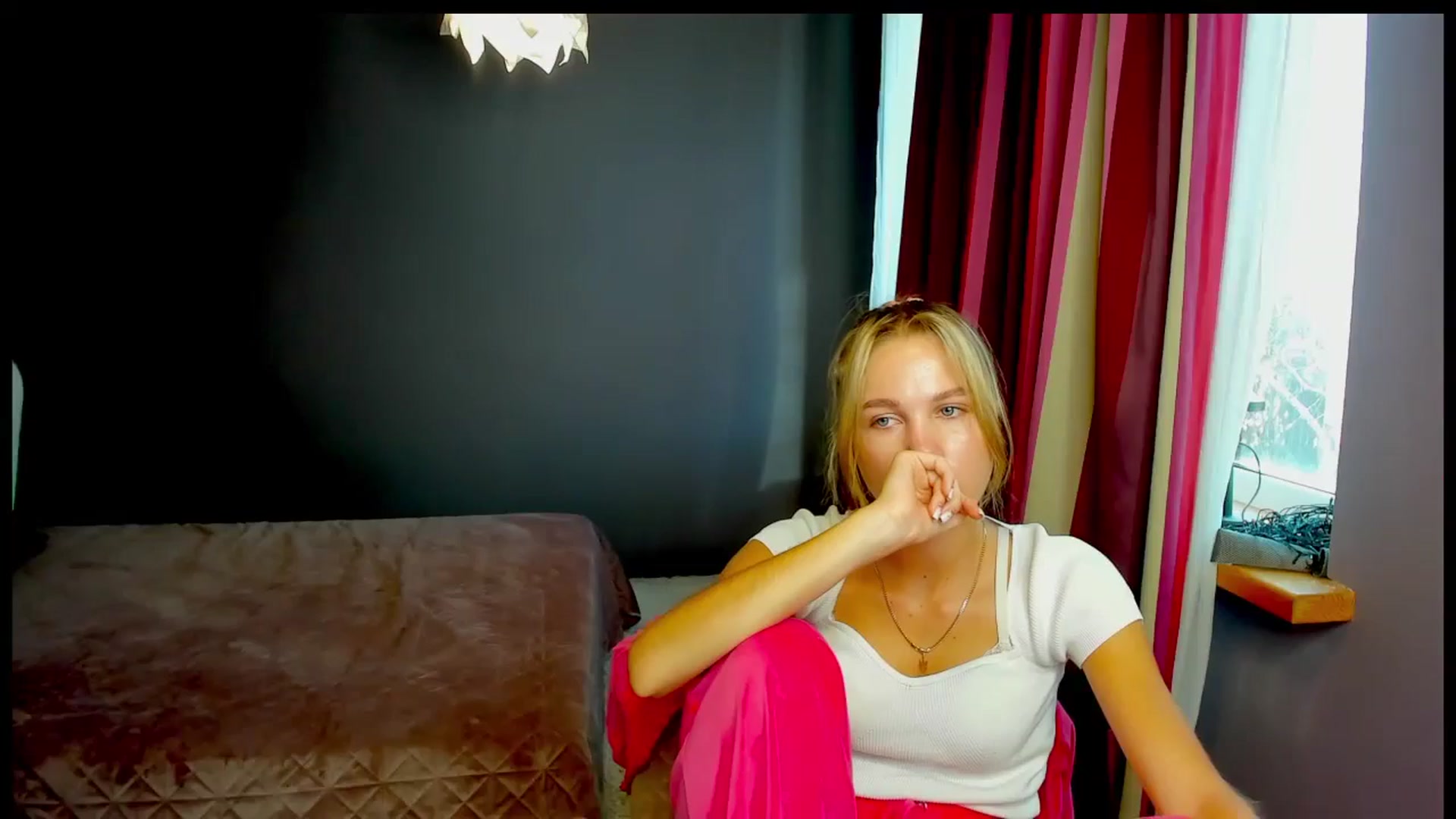 Gallery image thumbnail from Kate_Lewiss's myfreecams stream on, 10/22/2024, 09:37 image 8 of 20