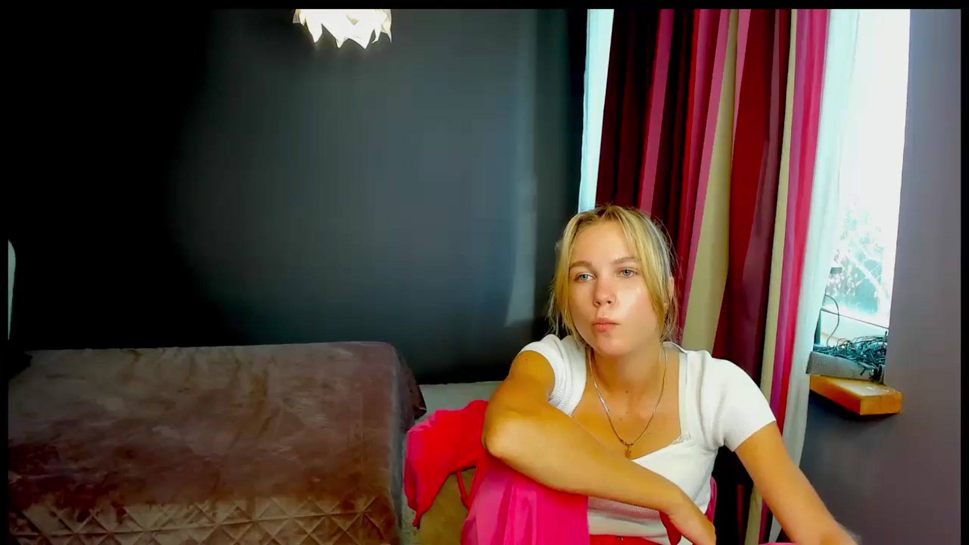 Gallery image thumbnail from Kate_Lewiss's myfreecams stream on, 10/22/2024, 09:37 image 7 of 20