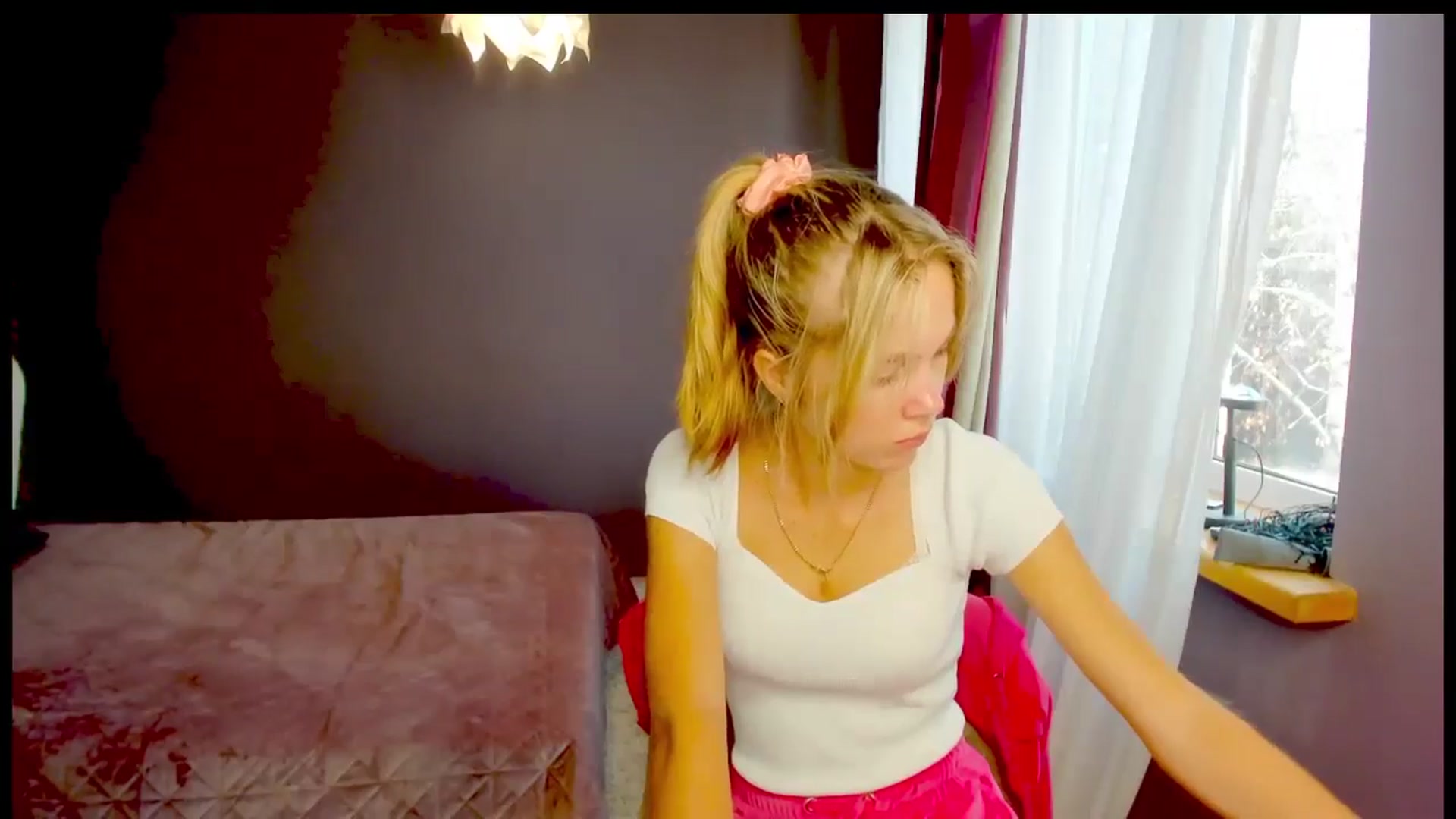Gallery image thumbnail from Kate_Lewiss's myfreecams stream on, 10/22/2024, 09:37 image 20 of 20