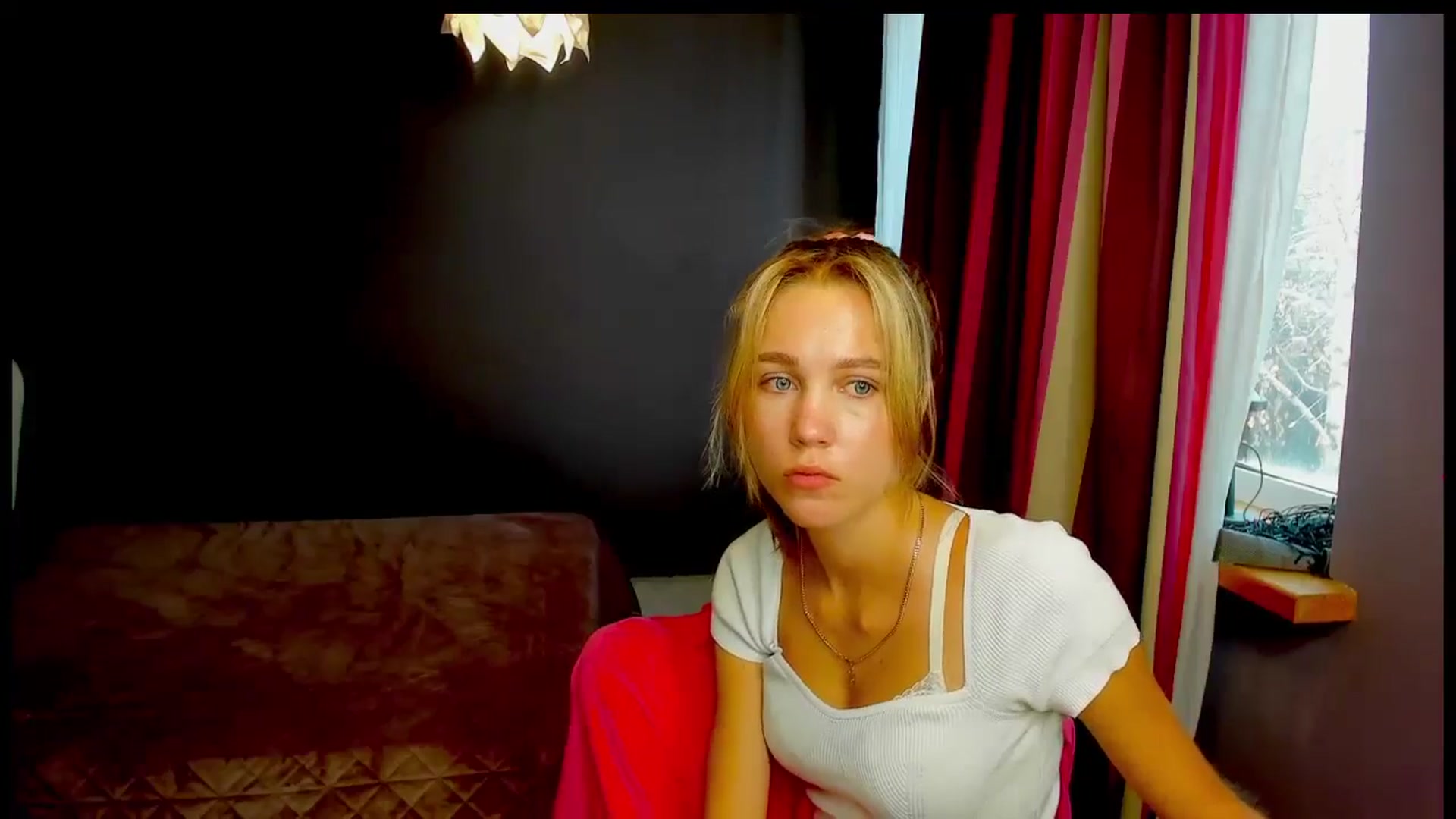 Gallery image thumbnail from Kate_Lewiss's myfreecams stream on, 10/22/2024, 09:37 image 12 of 20