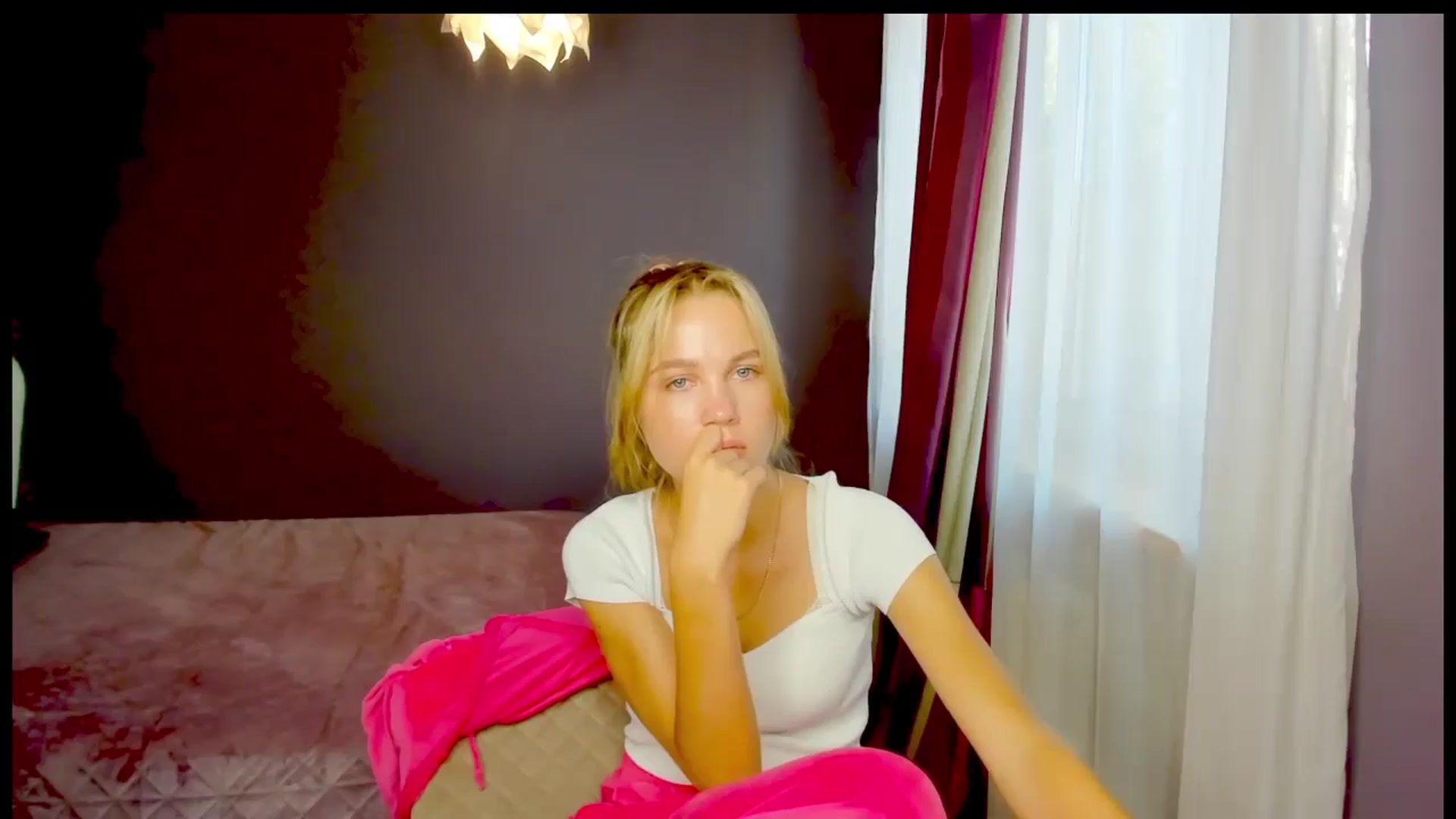 Gallery image thumbnail from Kate_Lewiss's myfreecams stream on, 10/22/2024, 10:39 image 5 of 20