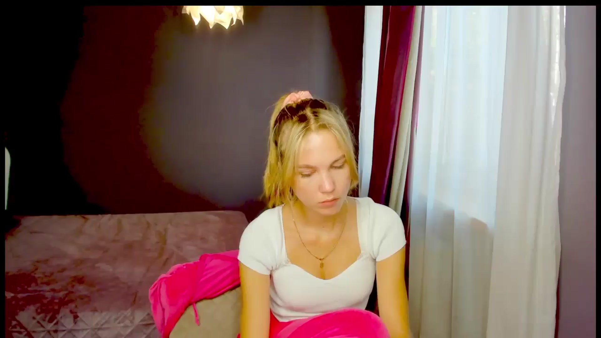 Gallery image thumbnail from Kate_Lewiss's myfreecams stream on, 10/22/2024, 10:39 image 3 of 20
