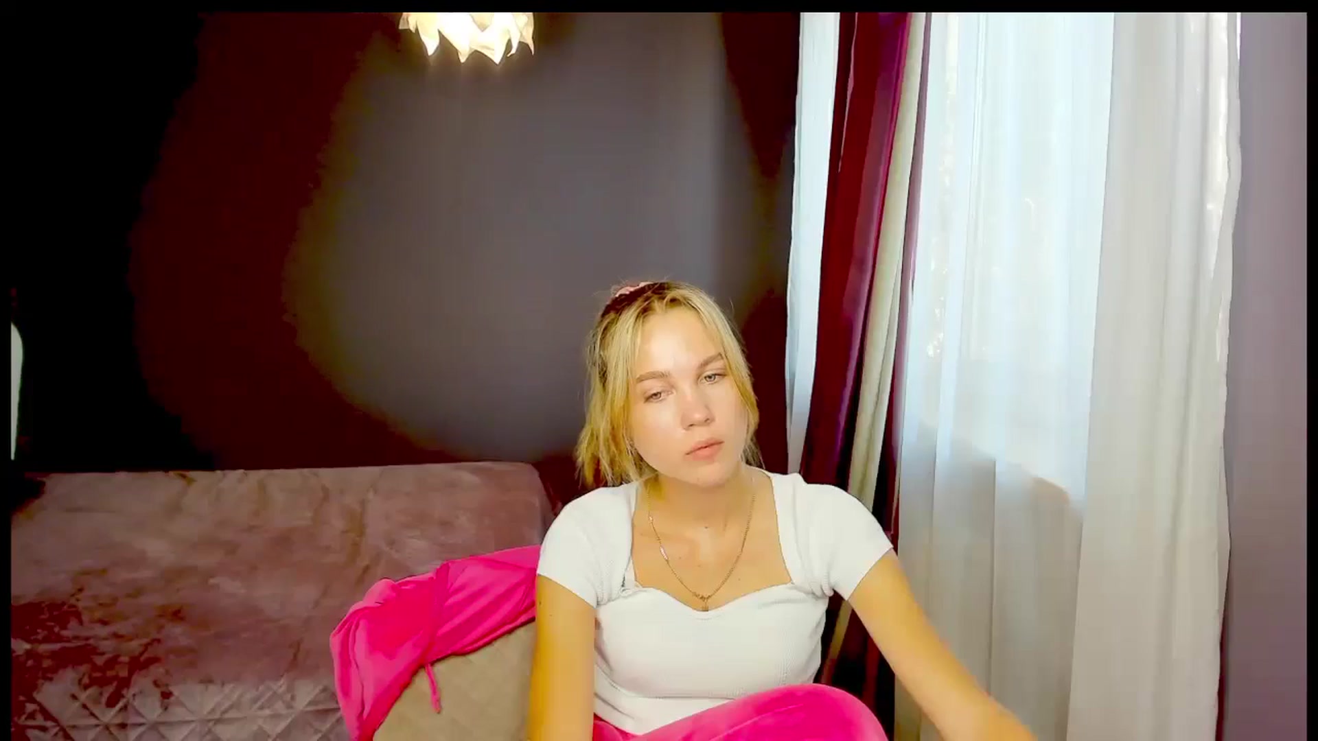 Gallery image thumbnail from Kate_Lewiss's myfreecams stream on, 10/22/2024, 10:39 image 19 of 20