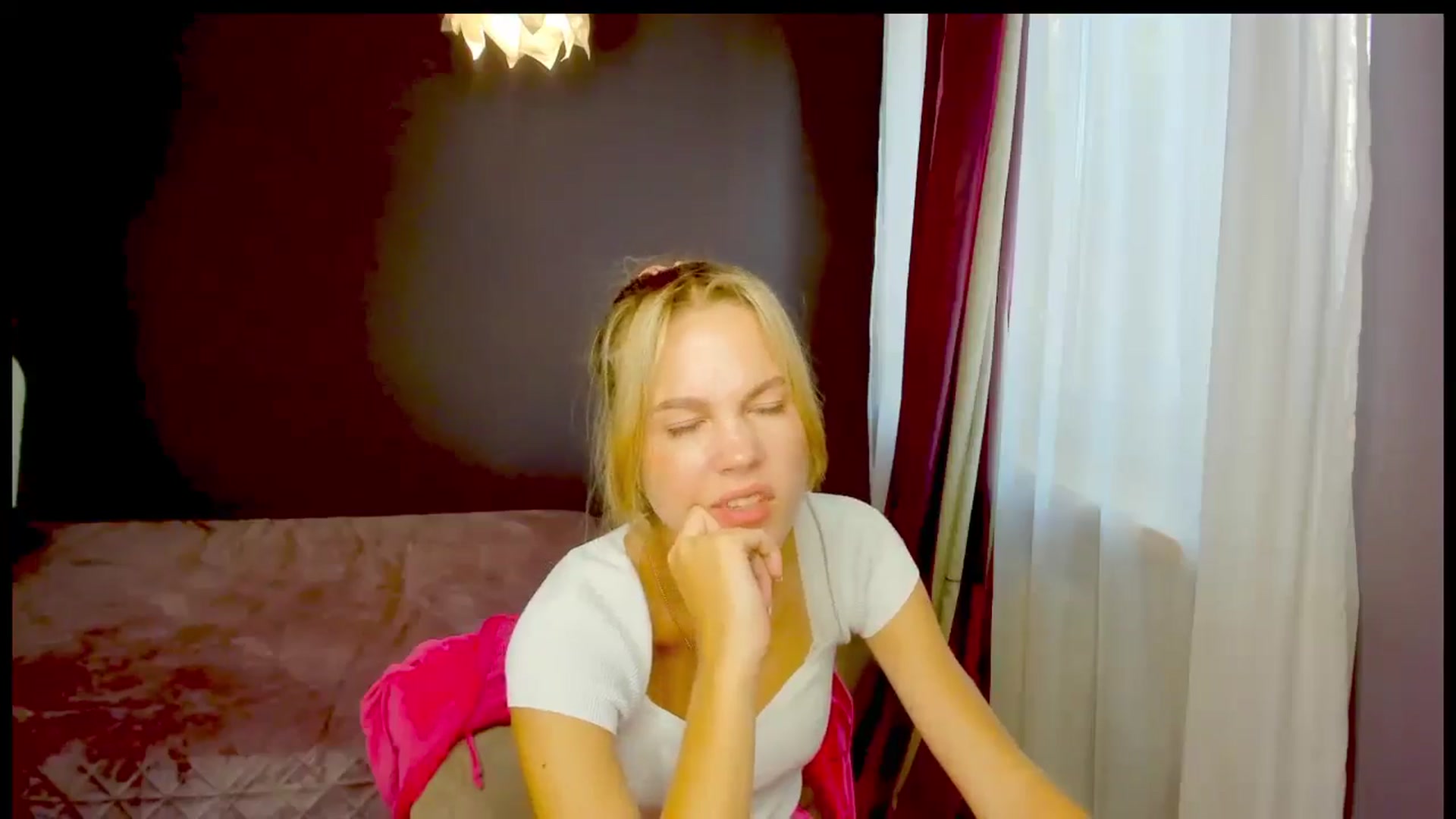 Gallery image thumbnail from Kate_Lewiss's myfreecams stream on, 10/22/2024, 10:39 image 10 of 20