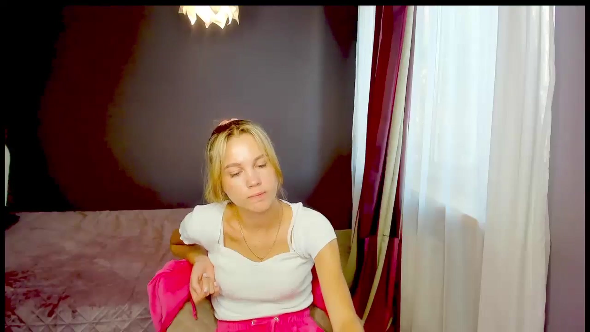 Gallery image thumbnail from Kate_Lewiss's myfreecams stream on, 10/22/2024, 10:39 image 15 of 20