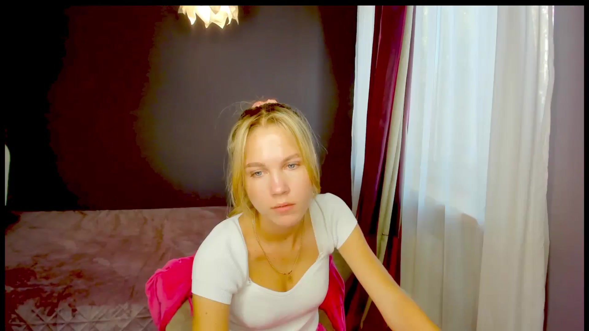 Gallery image thumbnail from Kate_Lewiss's myfreecams stream on, 10/22/2024, 10:39 image 8 of 20