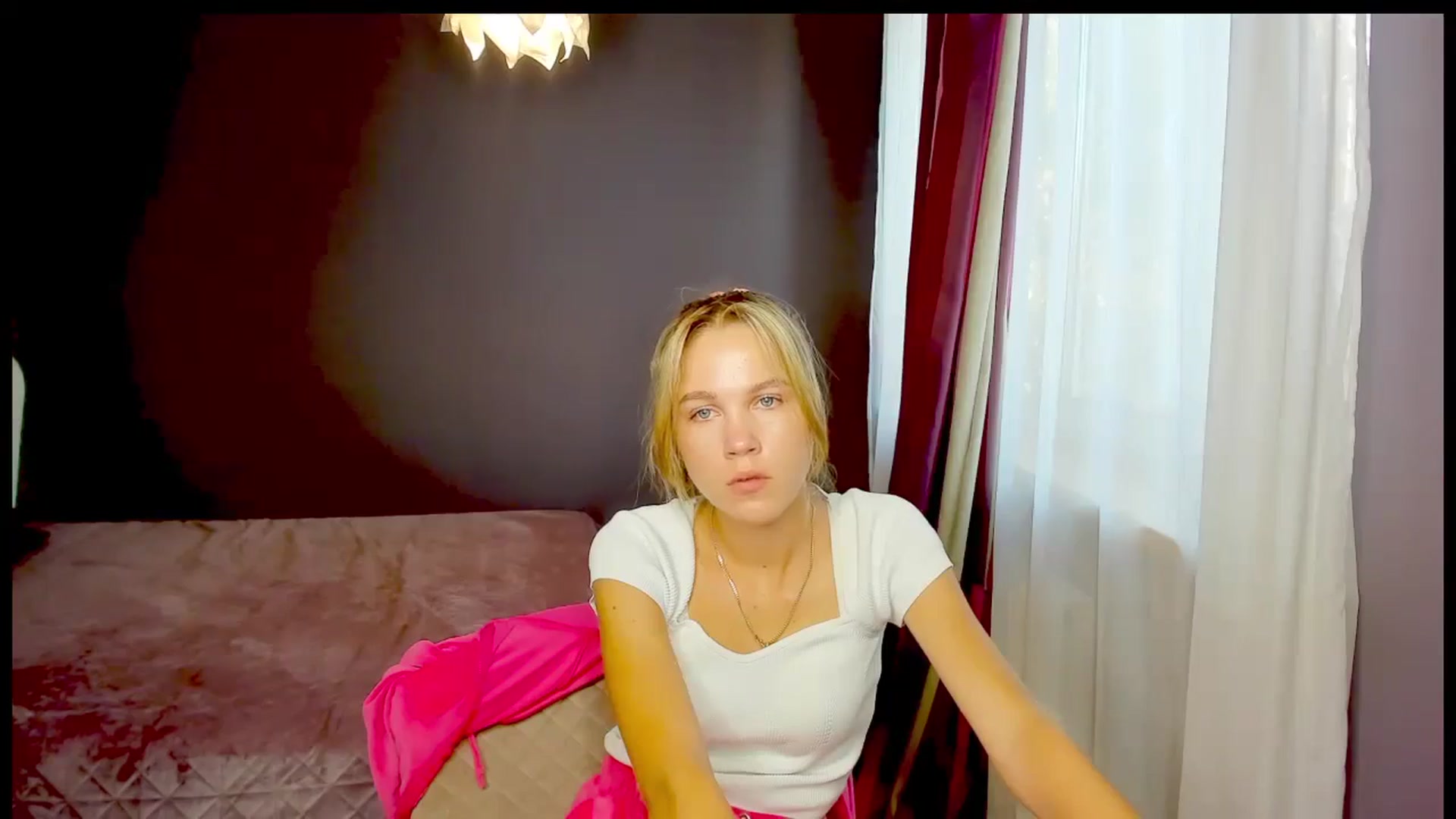 Gallery image thumbnail from Kate_Lewiss's myfreecams stream on, 10/22/2024, 10:39 image 16 of 20