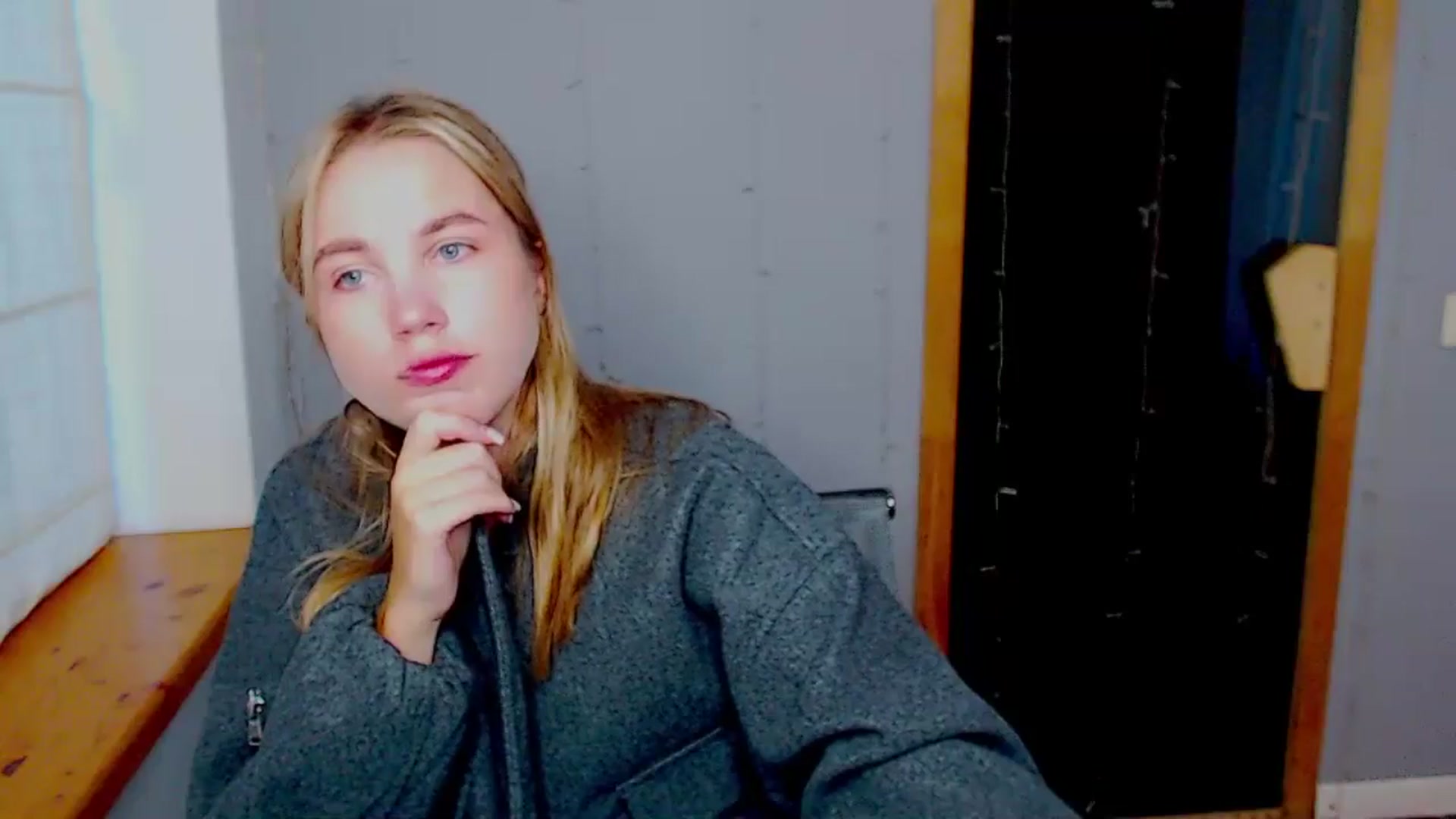 Gallery image thumbnail from Kate_Lewiss's myfreecams stream on, 10/23/2024, 06:12 image 7 of 20