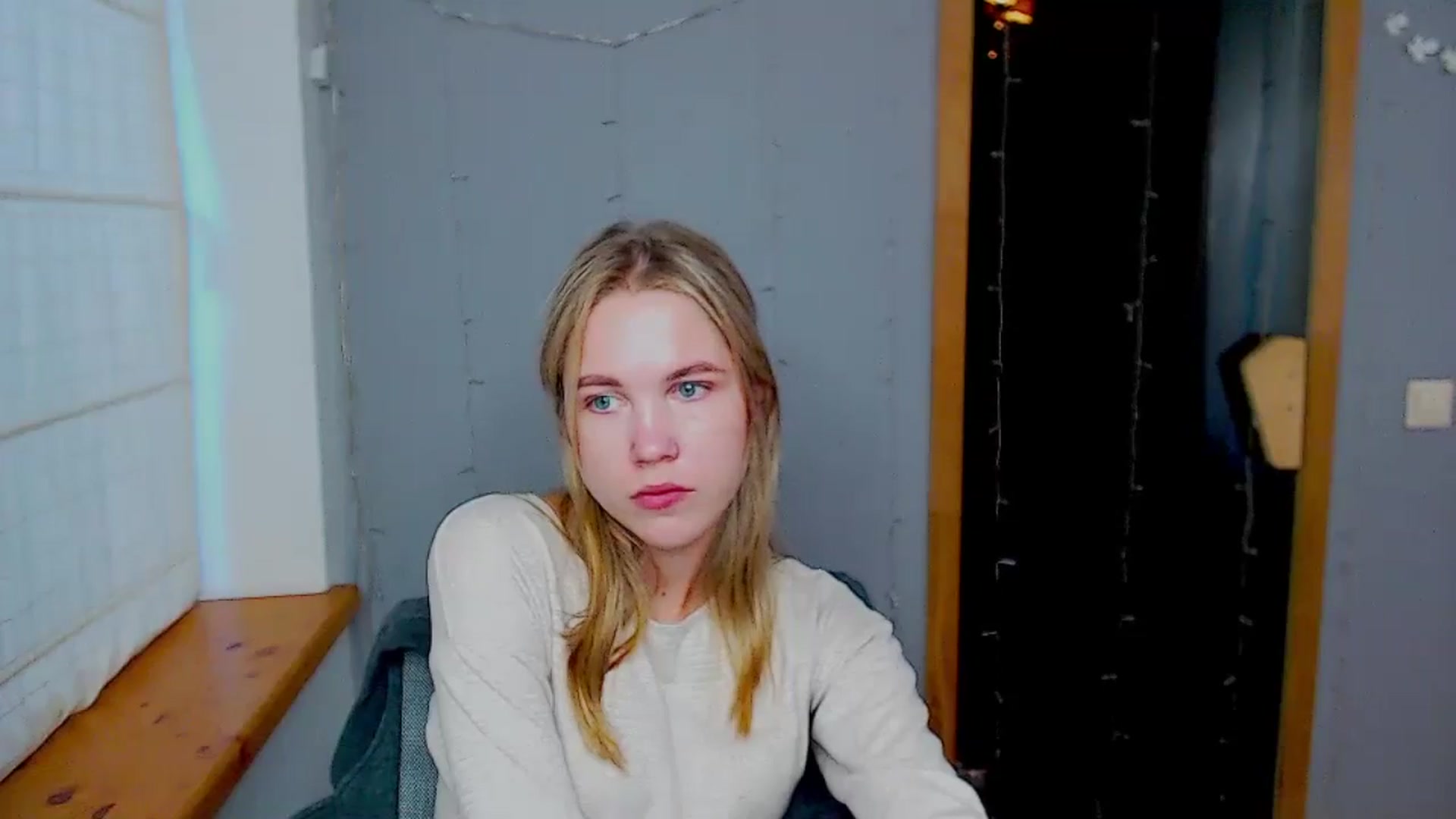 Gallery image thumbnail from Kate_Lewiss's myfreecams stream on, 10/23/2024, 07:23 image 18 of 20