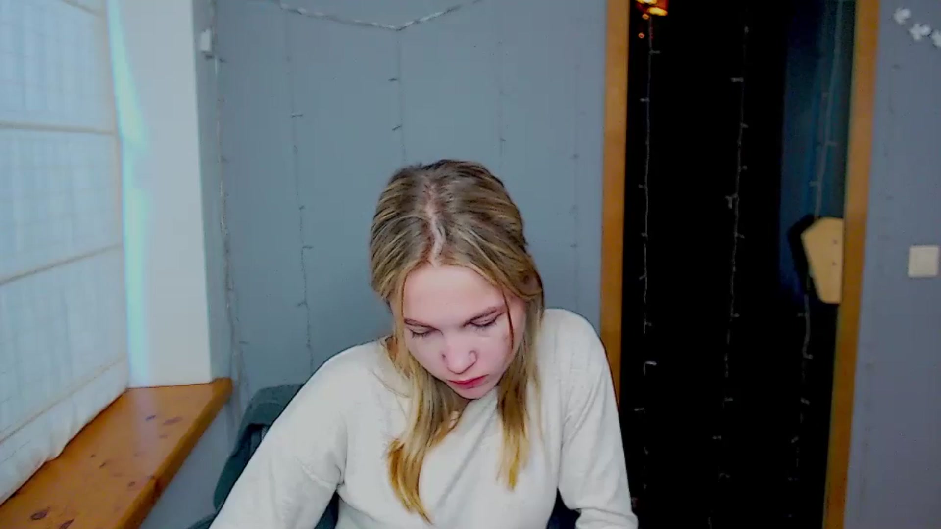 Gallery image thumbnail from Kate_Lewiss's myfreecams stream on, 10/23/2024, 08:48 image 4 of 20