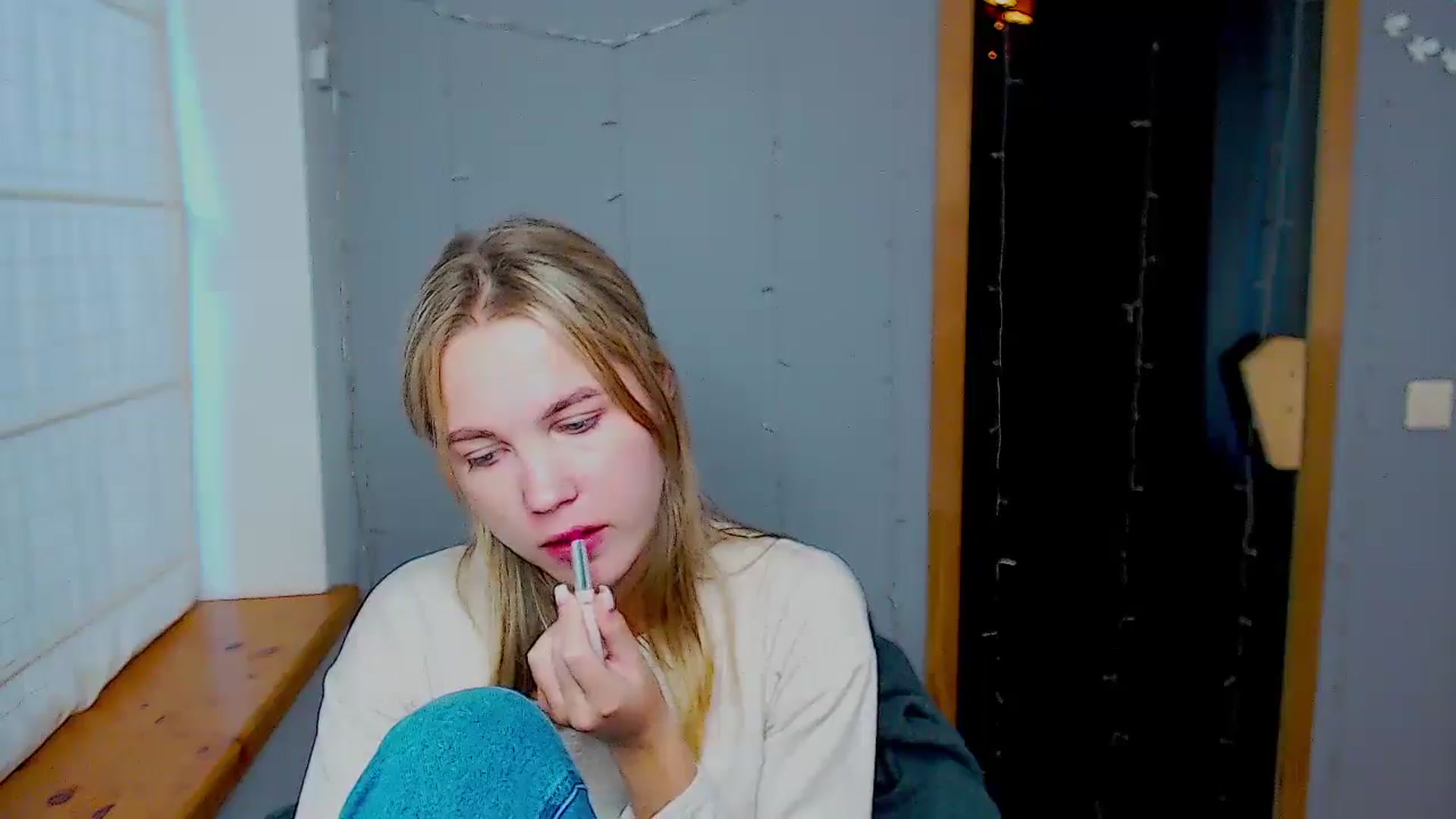 Gallery image thumbnail from Kate_Lewiss's myfreecams stream on, 10/23/2024, 08:48 image 8 of 20