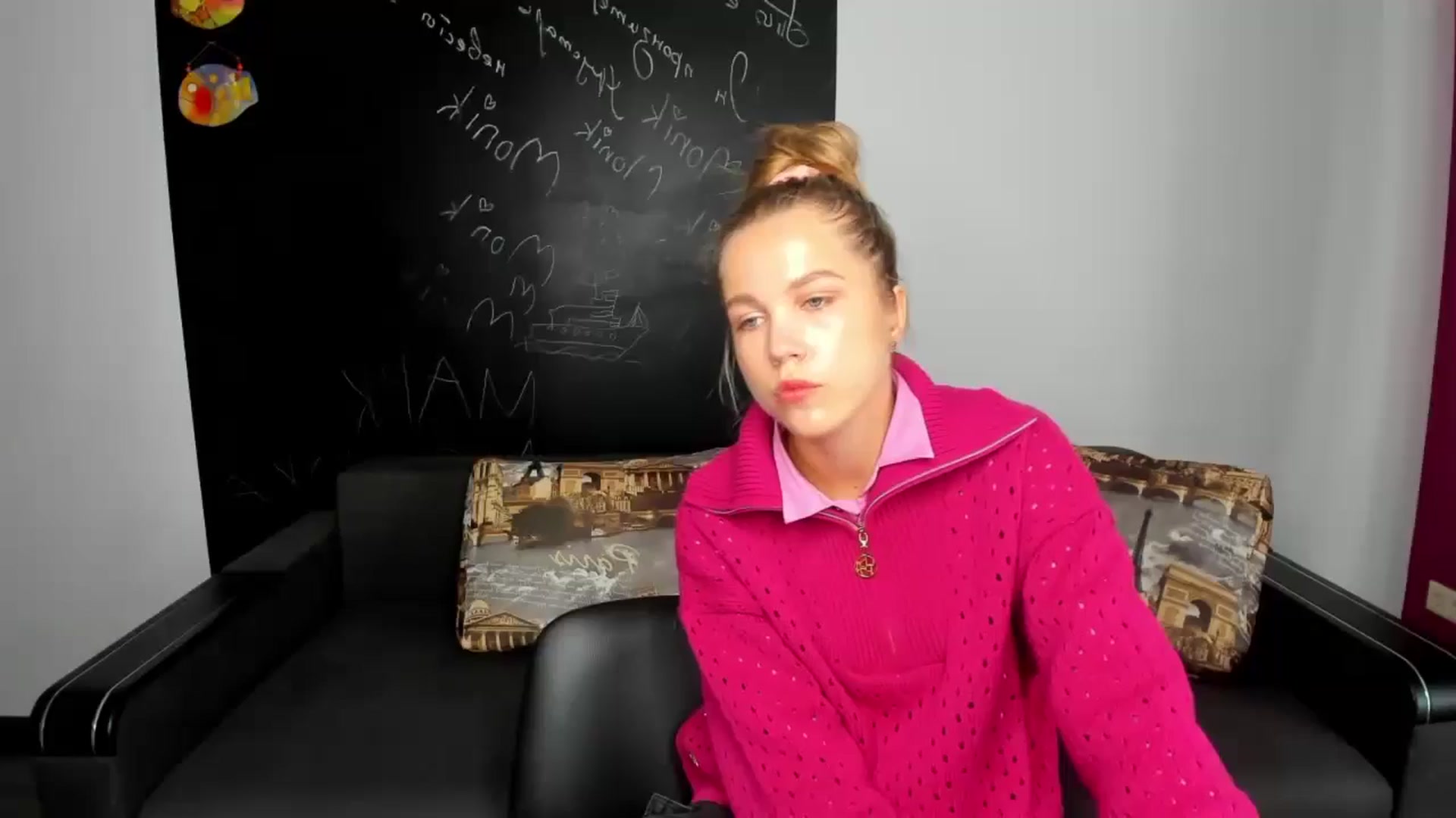 Gallery image thumbnail from Kate_Lewiss's myfreecams stream on, 10/24/2024, 07:21 image 18 of 20
