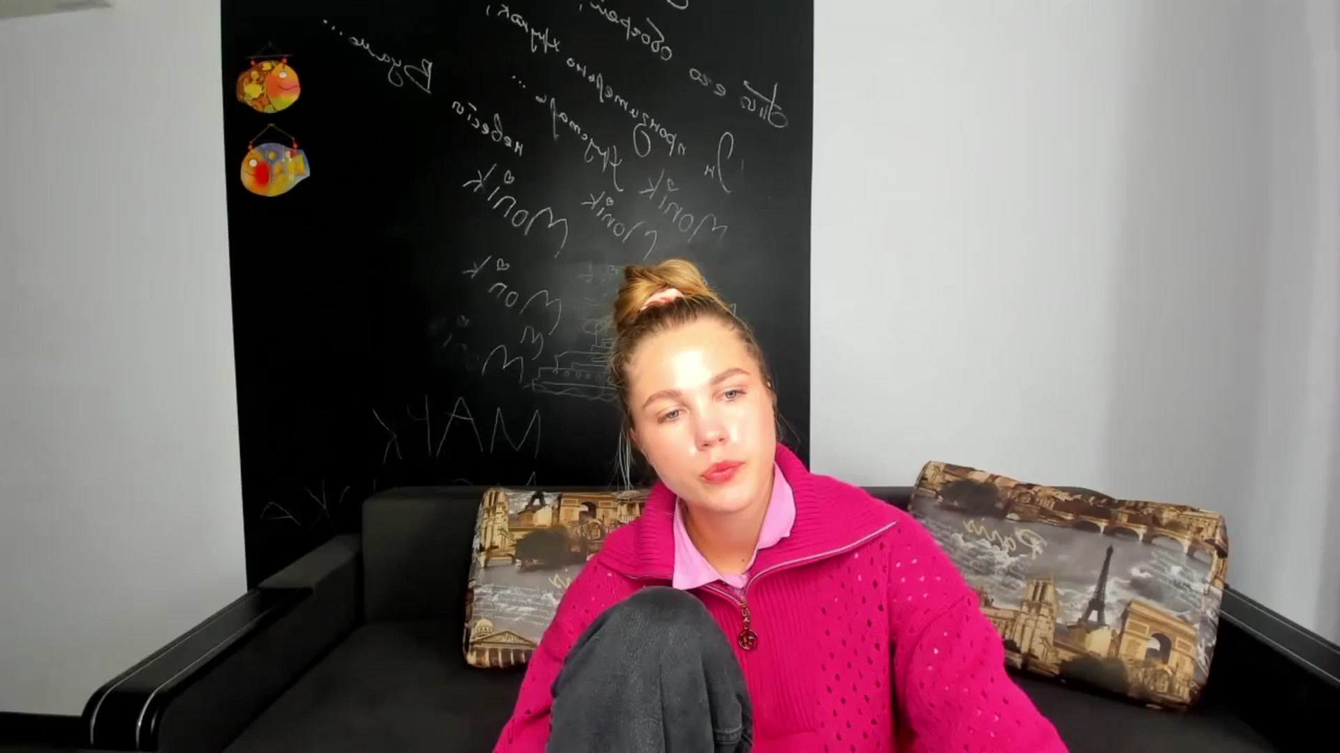 Gallery image thumbnail from Kate_Lewiss's myfreecams stream on, 10/24/2024, 09:03 image 16 of 20