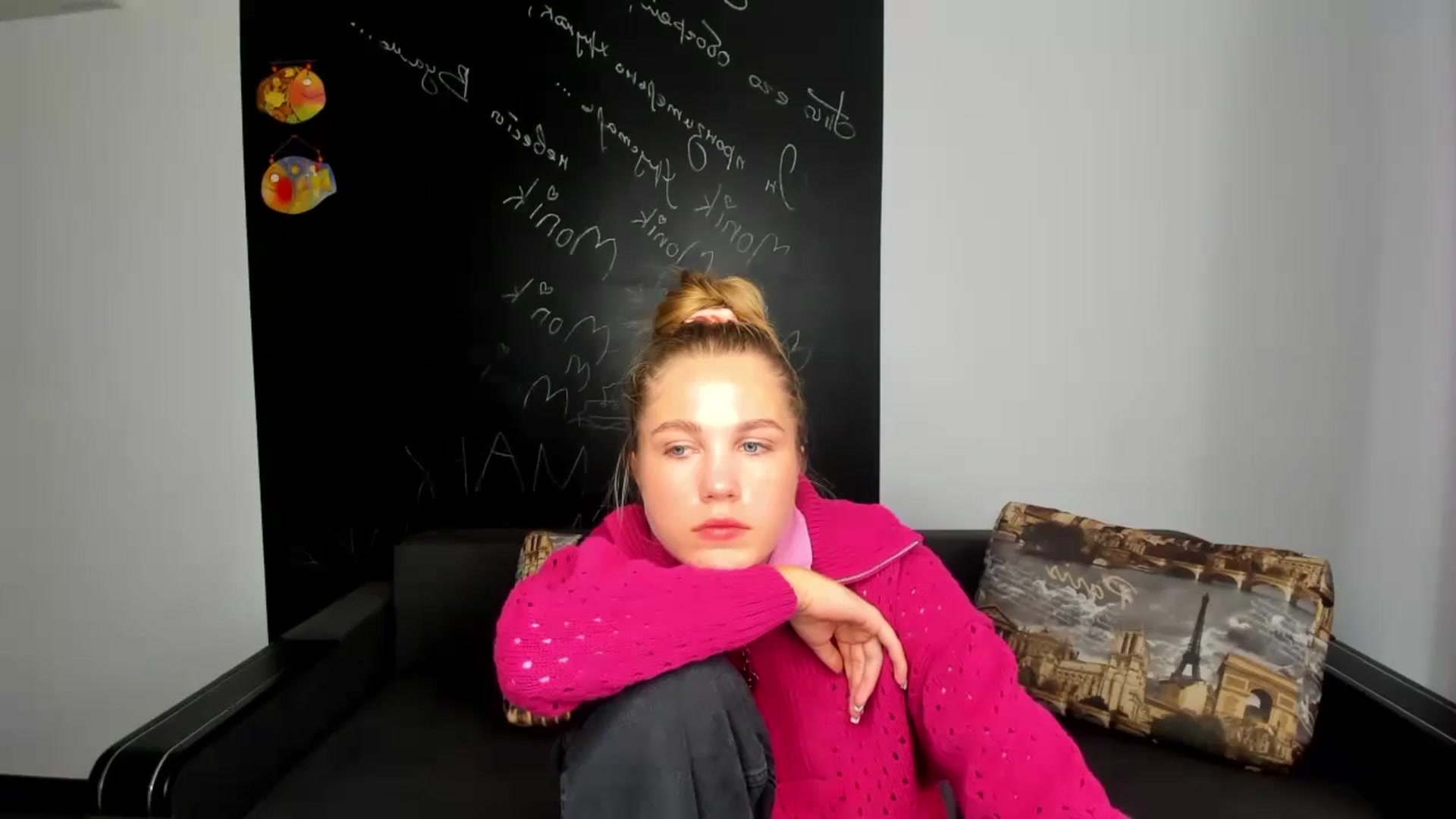 Gallery image thumbnail from Kate_Lewiss's myfreecams stream on, 10/24/2024, 09:03 image 18 of 20