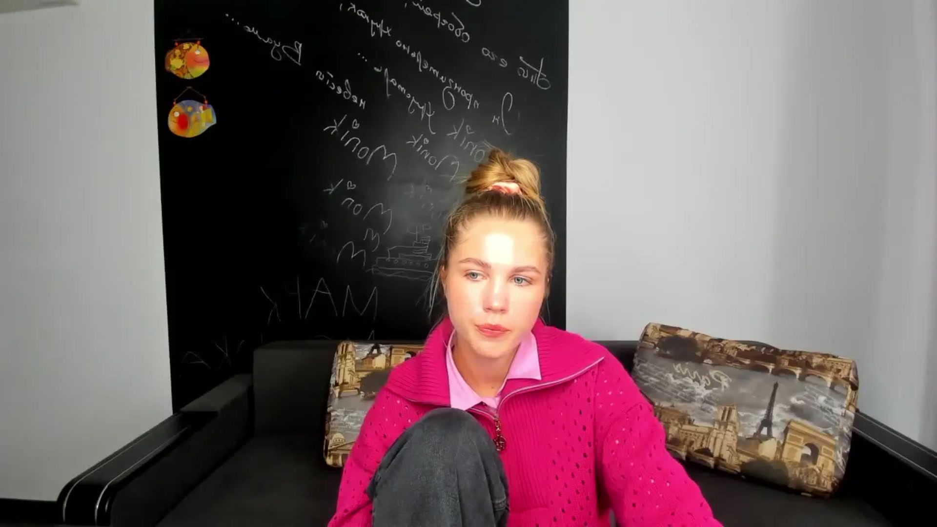 Gallery image thumbnail from Kate_Lewiss's myfreecams stream on, 10/24/2024, 09:03 image 19 of 20