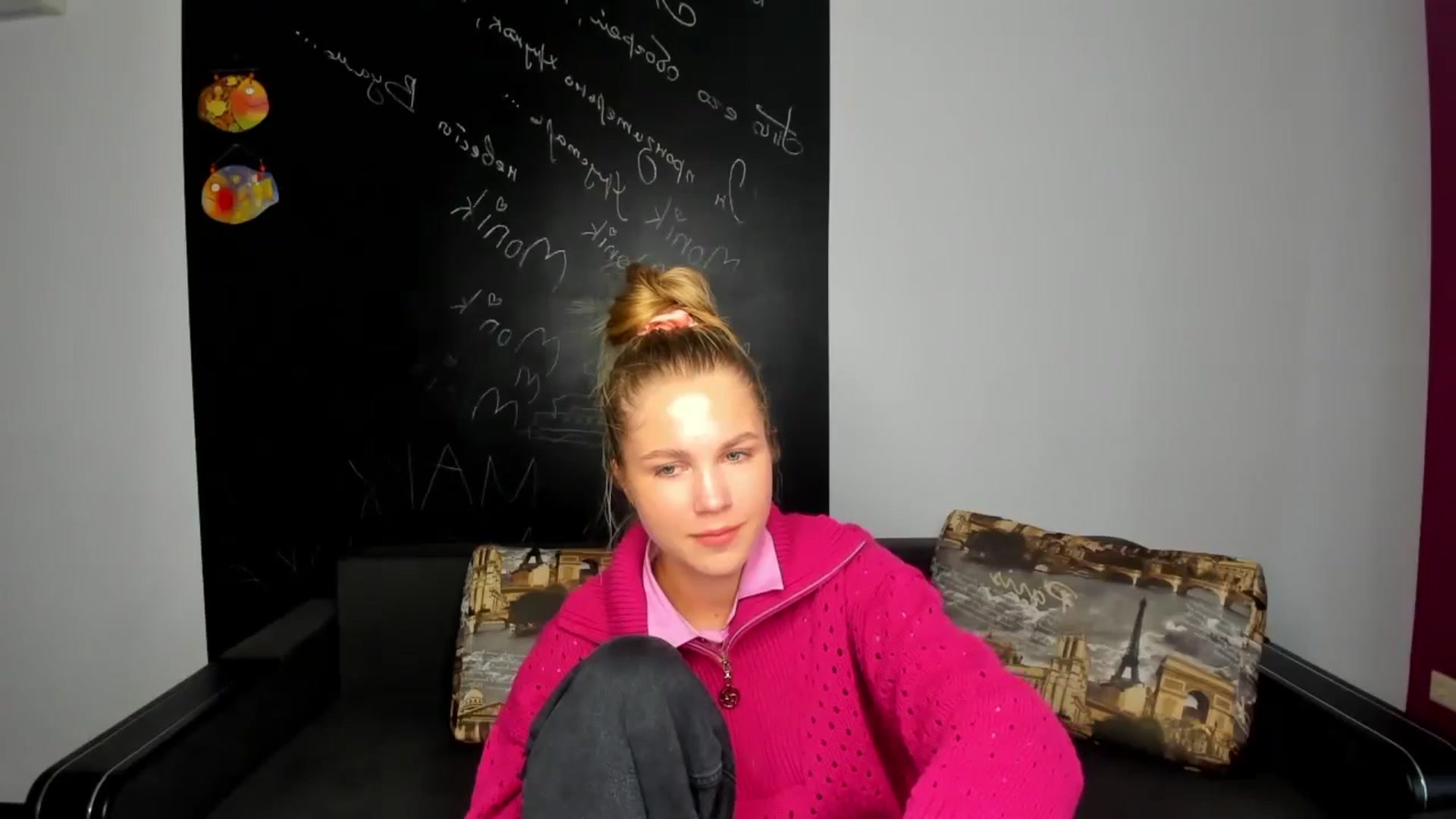 Gallery image thumbnail from Kate_Lewiss's myfreecams stream on, 10/24/2024, 10:50 image 10 of 20