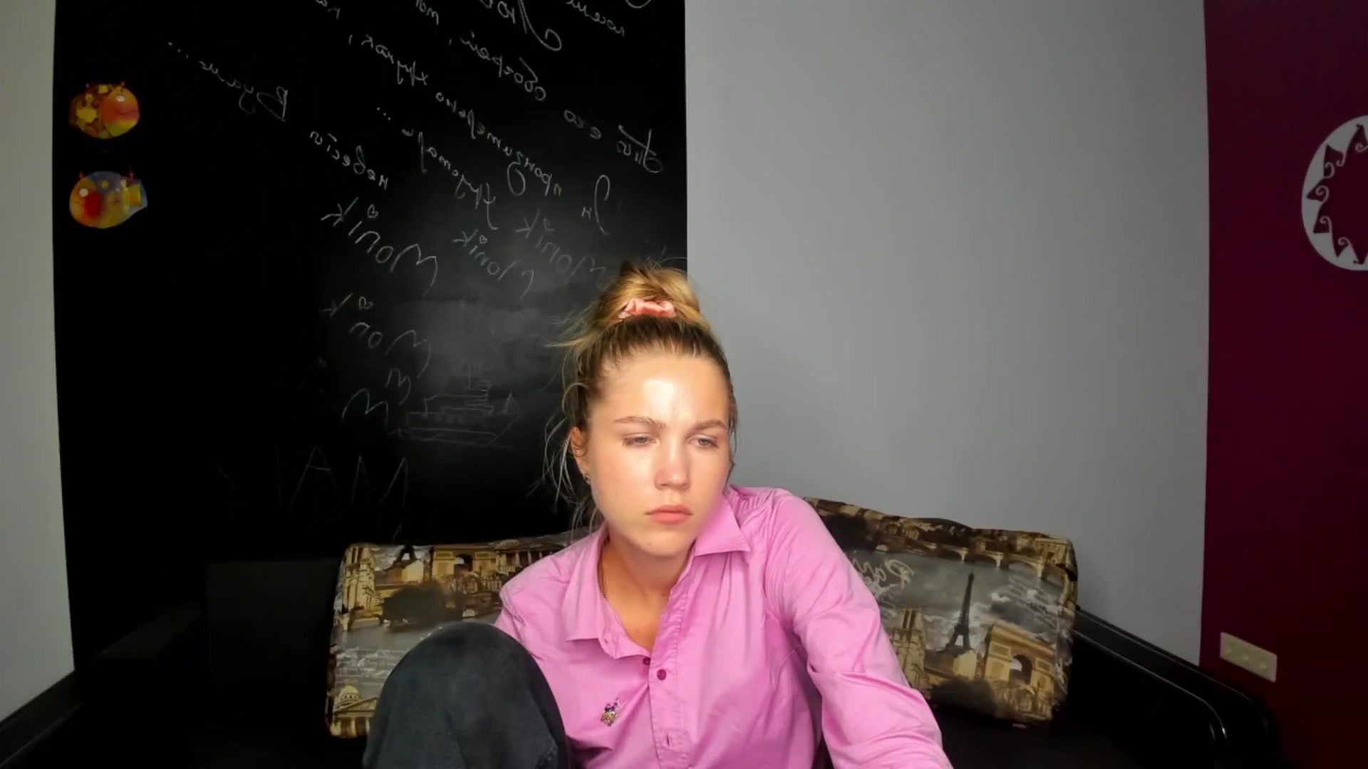 Gallery image thumbnail from Kate_Lewiss's myfreecams stream on, 10/24/2024, 15:47 image 10 of 20