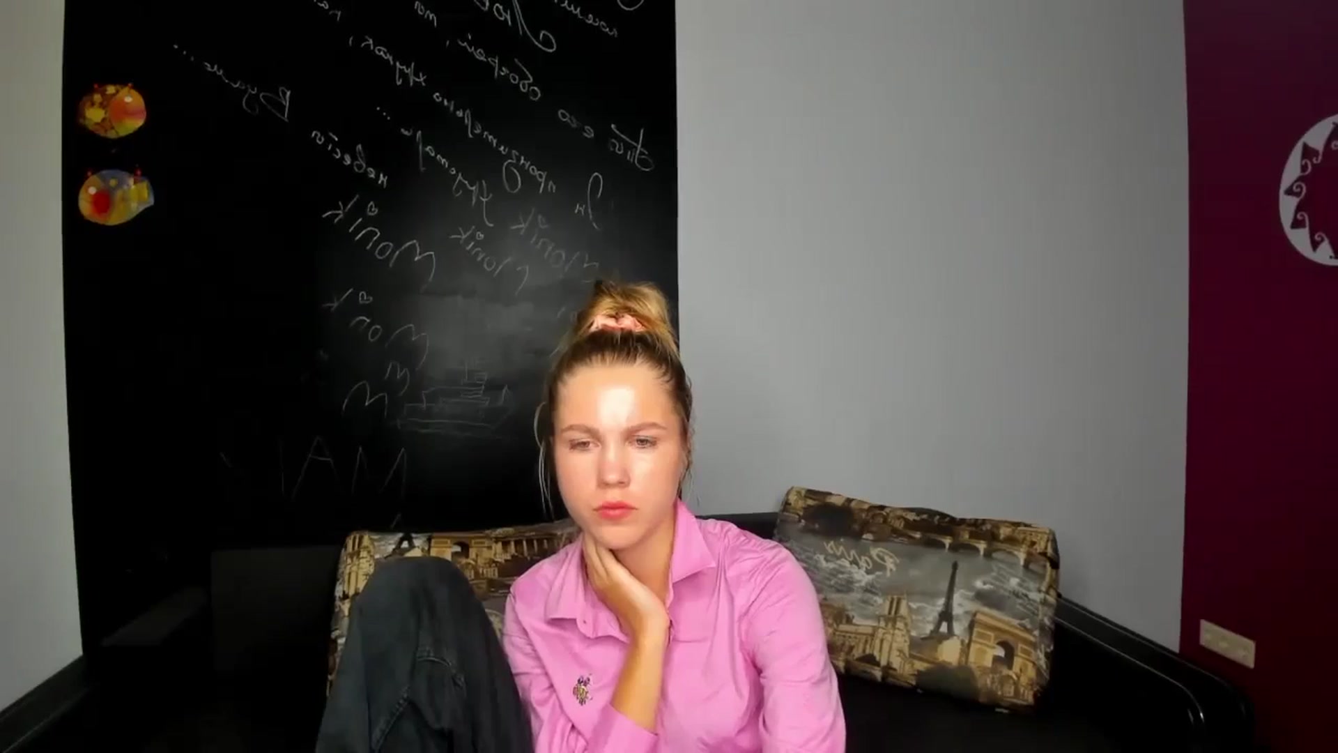 Gallery image thumbnail from Kate_Lewiss's myfreecams stream on, 10/24/2024, 17:01 image 4 of 20