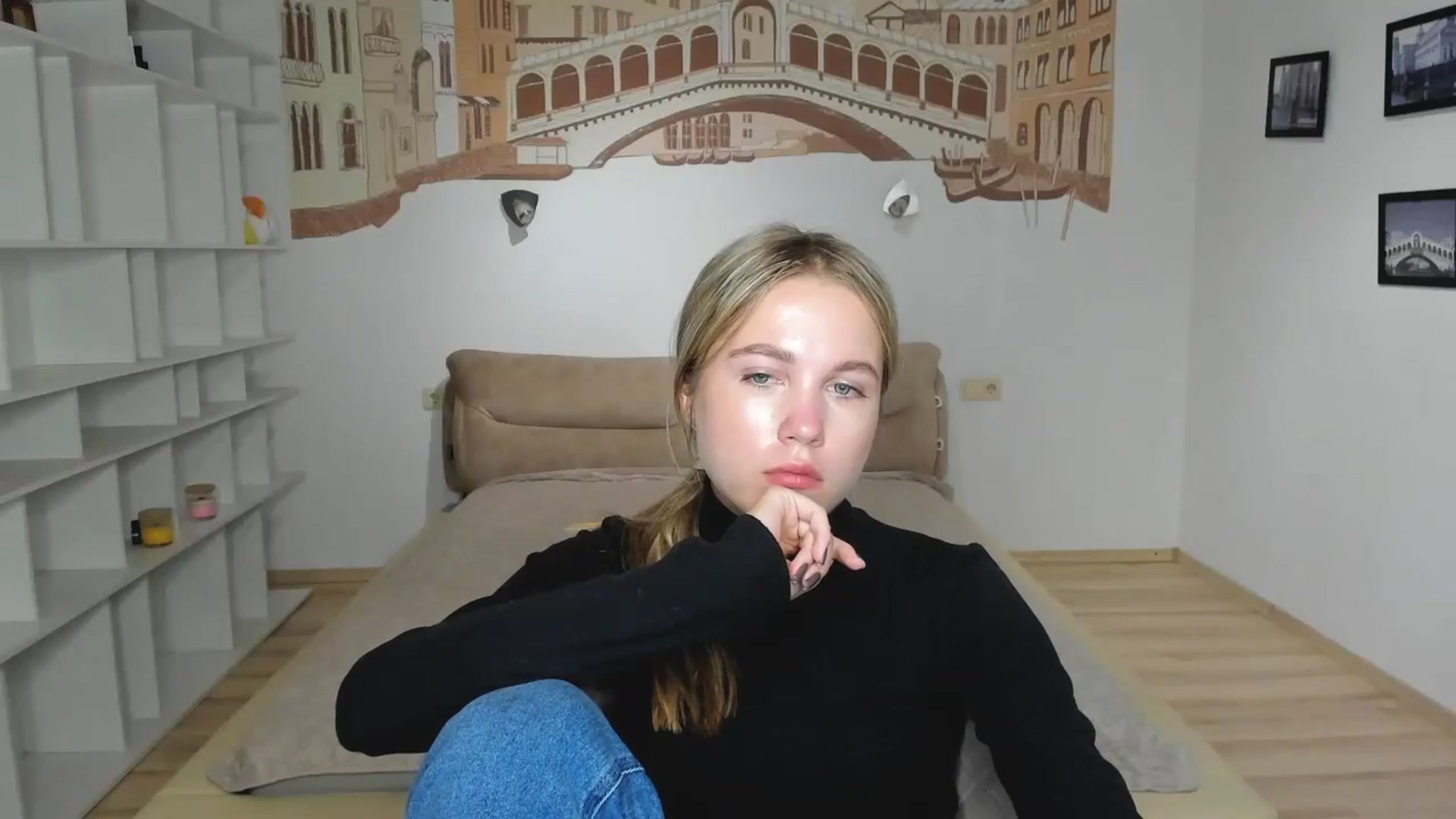 Gallery image thumbnail from Kate_Lewiss's myfreecams stream on, 10/28/2024, 08:45 image 11 of 20