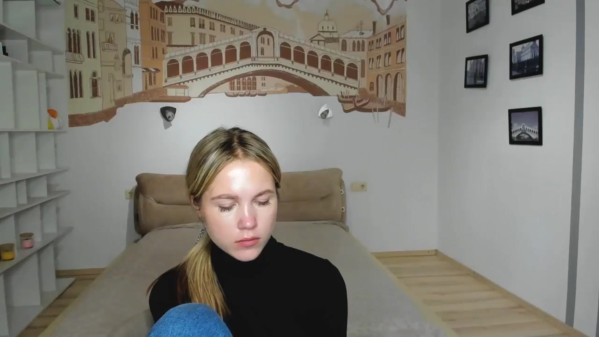 Gallery image thumbnail from Kate_Lewiss's myfreecams stream on, 10/28/2024, 10:09 image 6 of 20