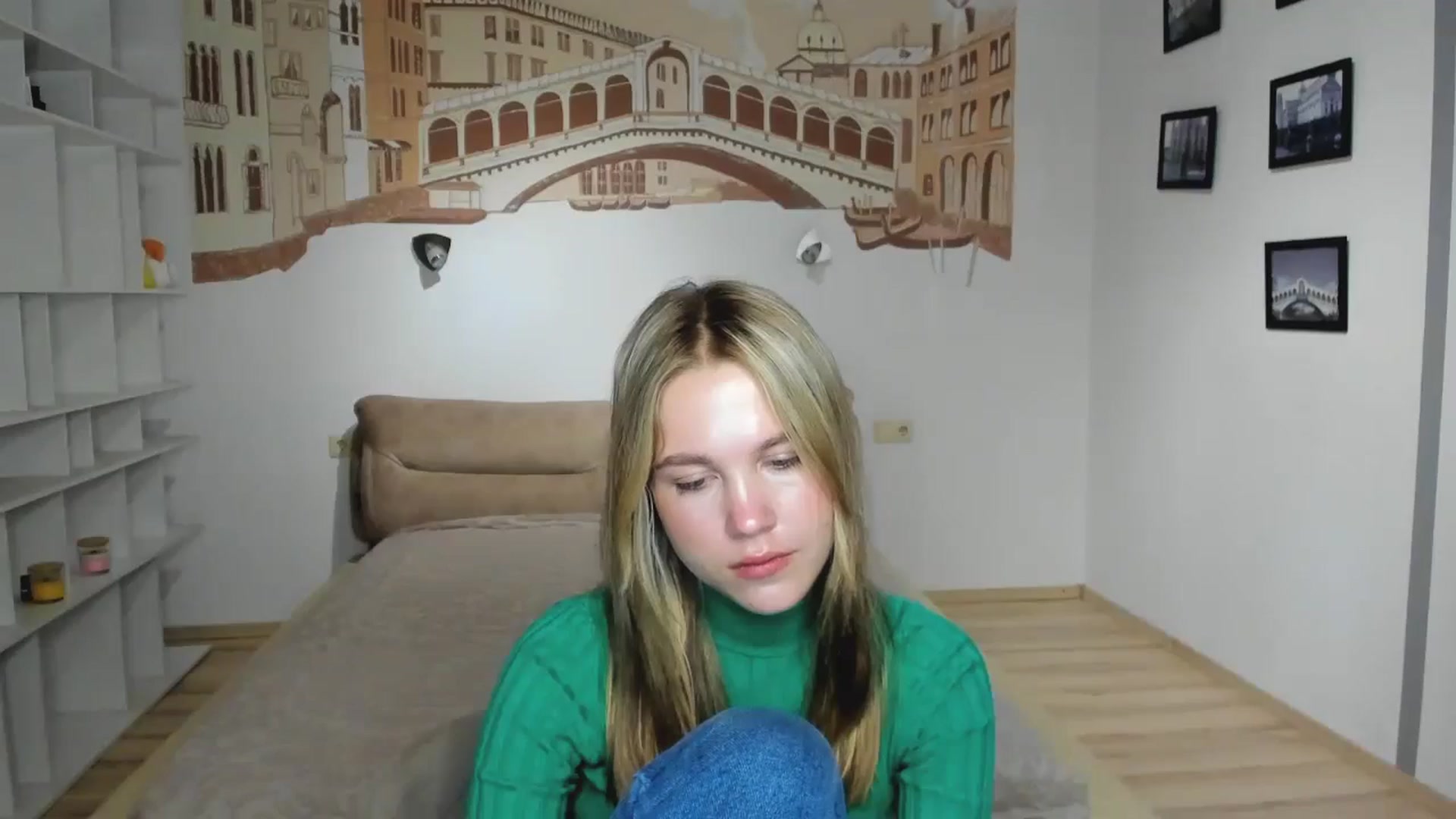 Gallery image thumbnail from Kate_Lewiss's myfreecams stream on, 10/29/2024, 07:37 image 18 of 20