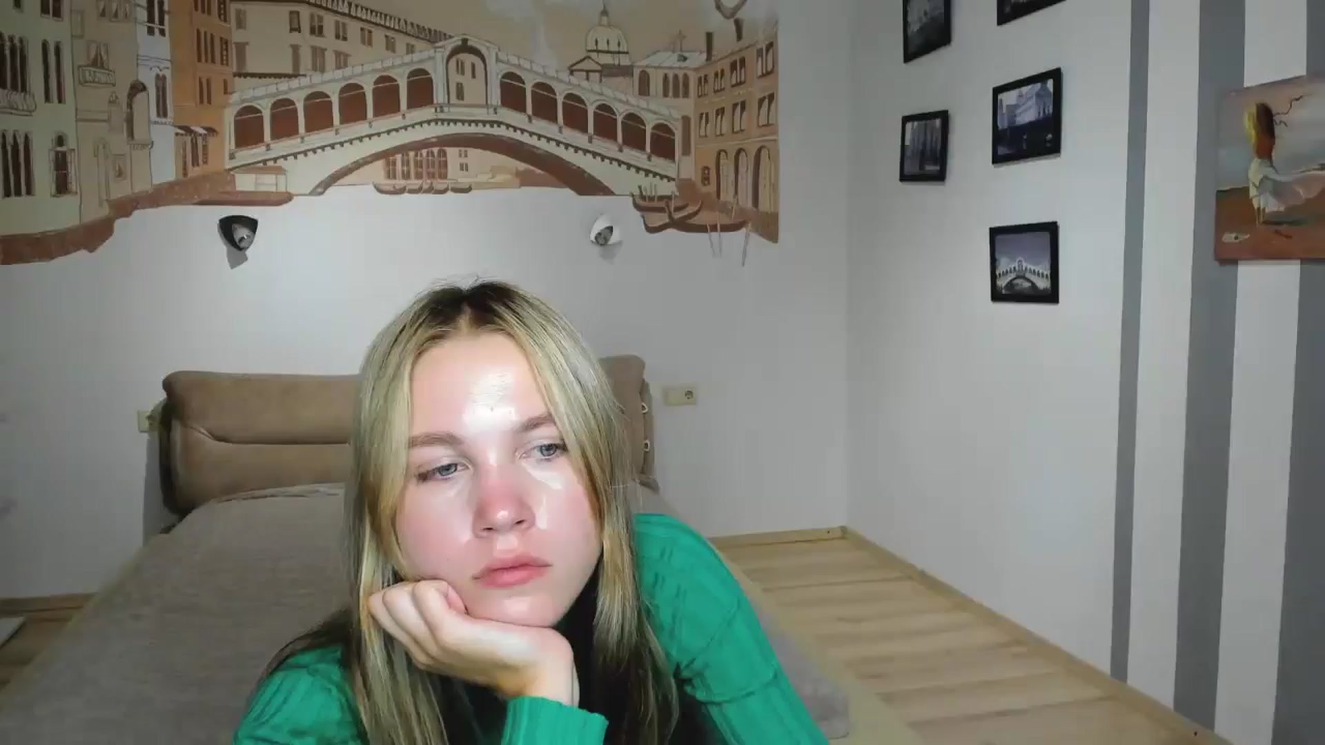 Gallery image thumbnail from Kate_Lewiss's myfreecams stream on, 10/29/2024, 12:04 image 2 of 20