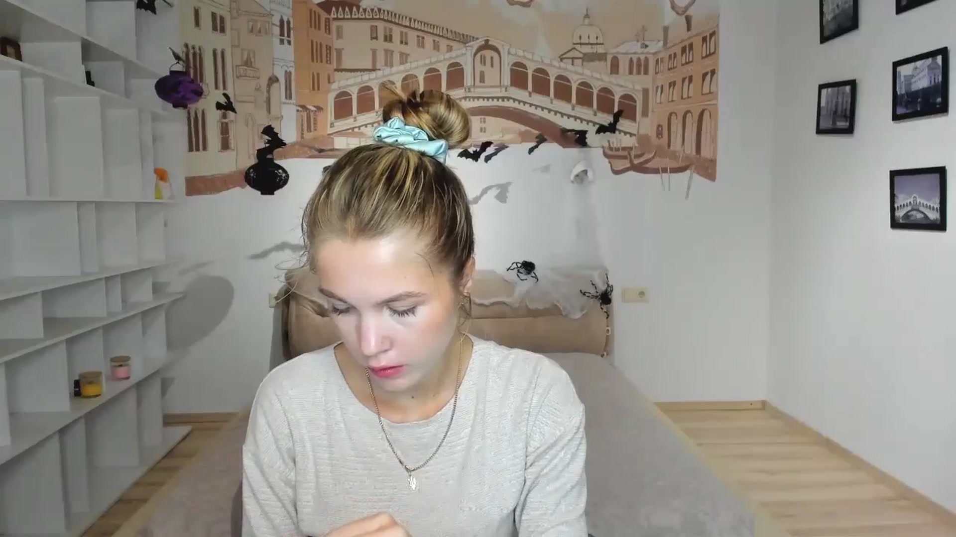 Gallery image thumbnail from Kate_Lewiss's myfreecams stream on, 10/30/2024, 07:53 image 7 of 20