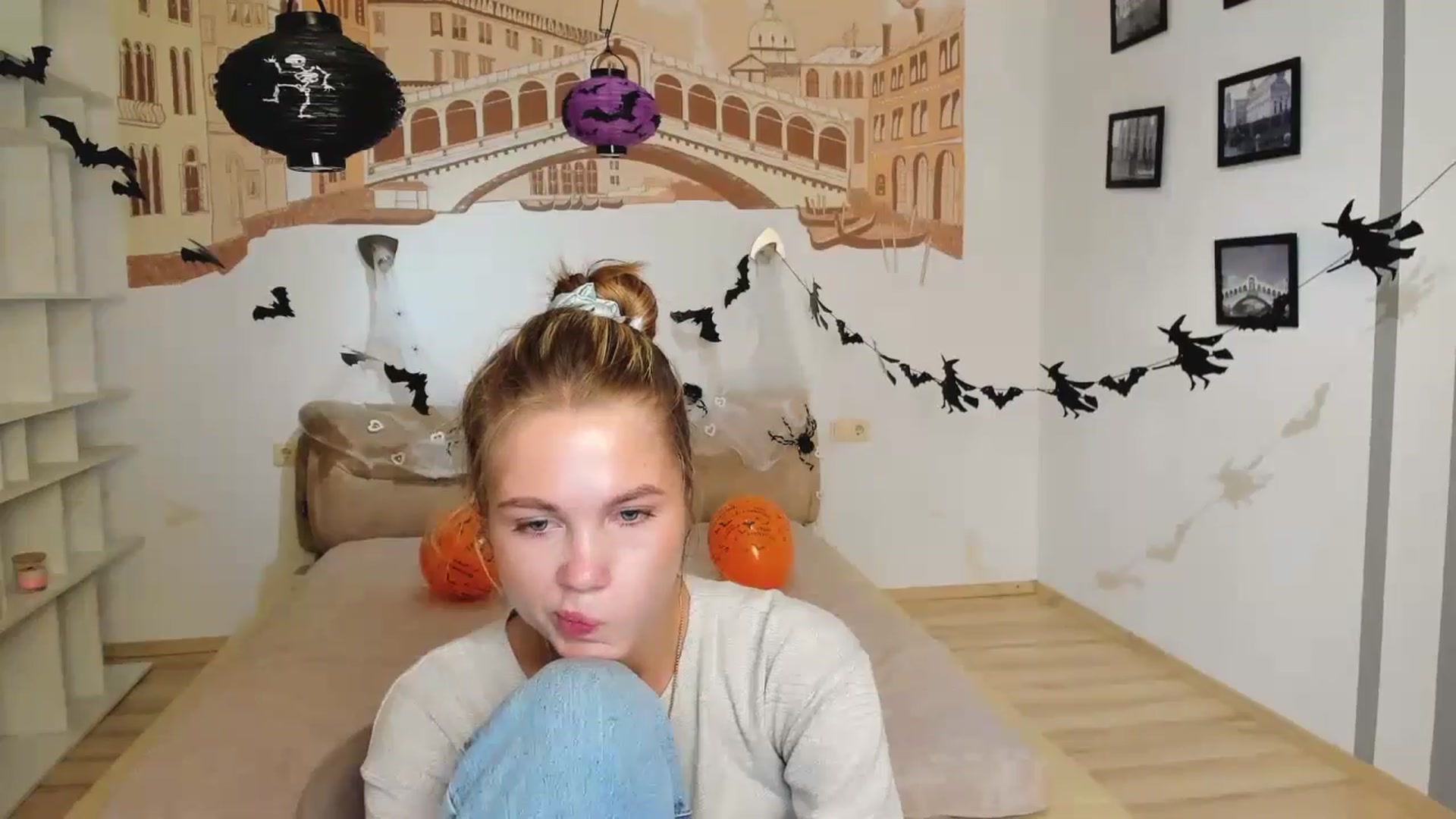 Gallery image thumbnail from Kate_Lewiss's myfreecams stream on, 10/30/2024, 09:58 image 2 of 20