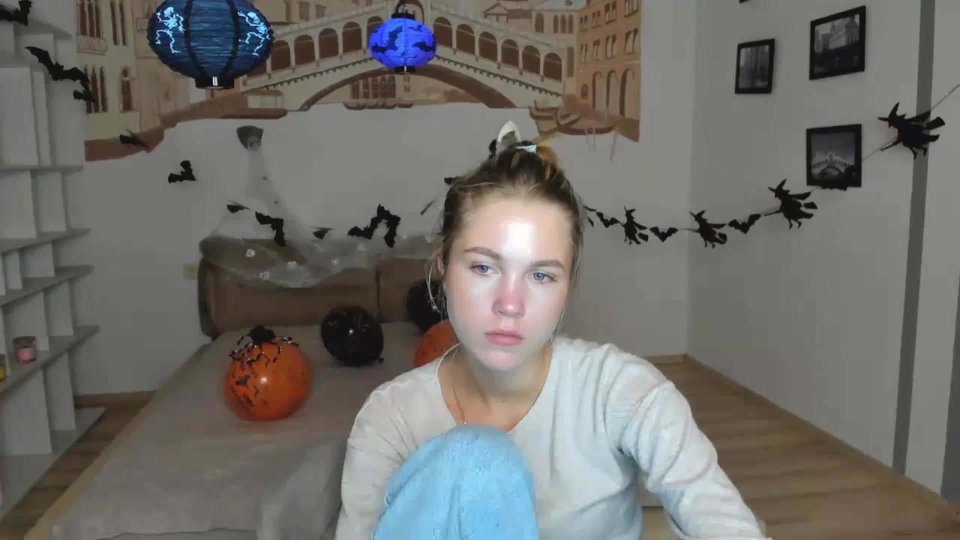 Gallery image thumbnail from Kate_Lewiss's myfreecams stream on, 10/30/2024, 12:06 image 17 of 20