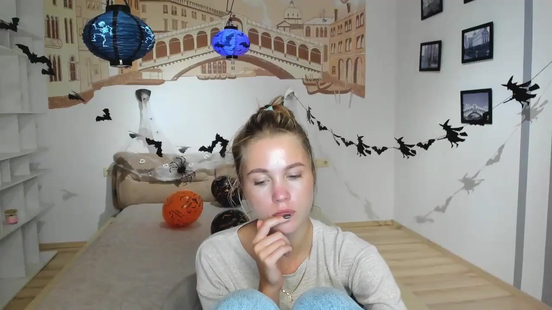 Gallery image thumbnail from Kate_Lewiss's myfreecams stream on, 10/30/2024, 12:06 image 5 of 20