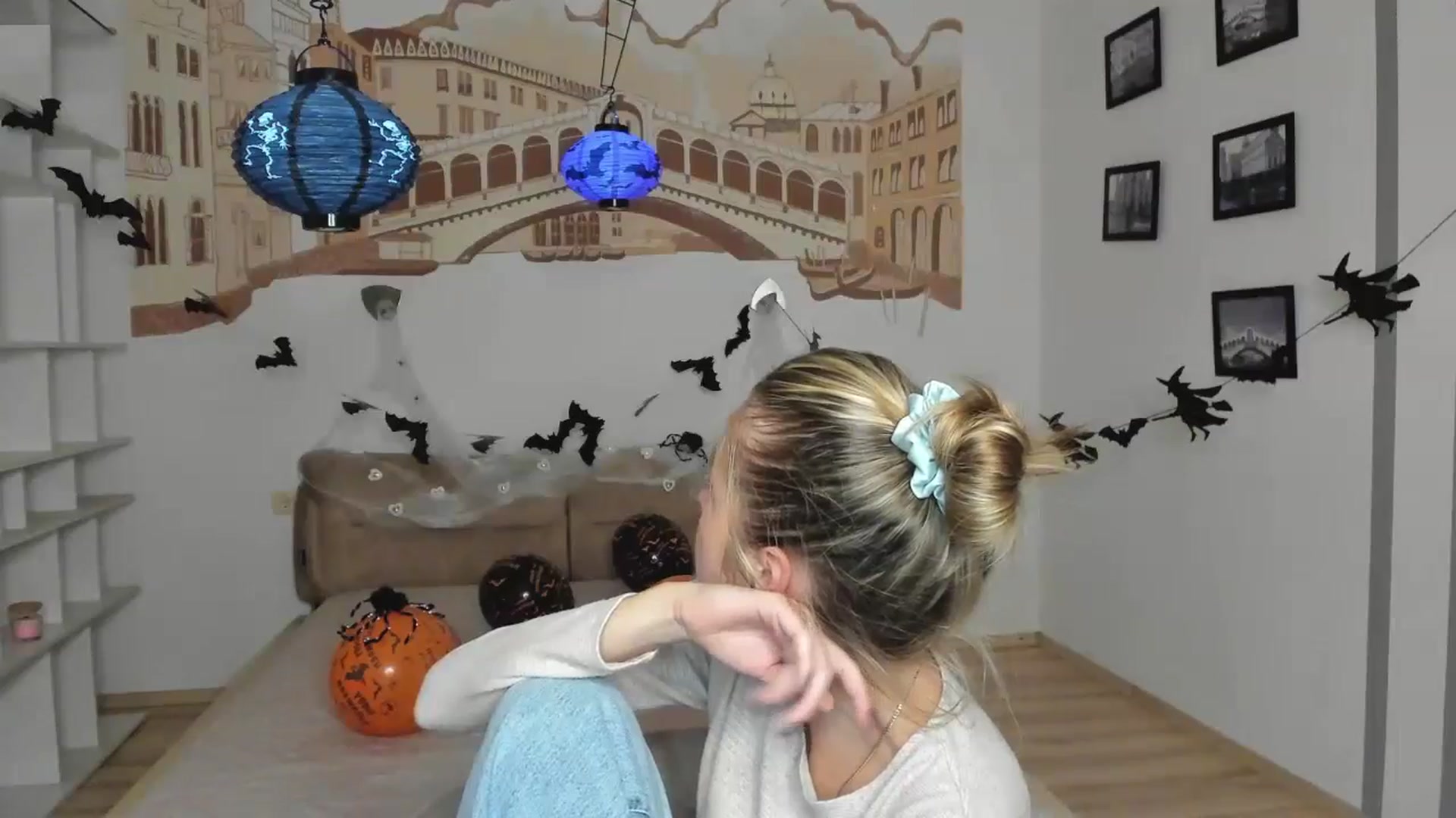 Gallery image thumbnail from Kate_Lewiss's myfreecams stream on, 10/30/2024, 12:06 image 15 of 20