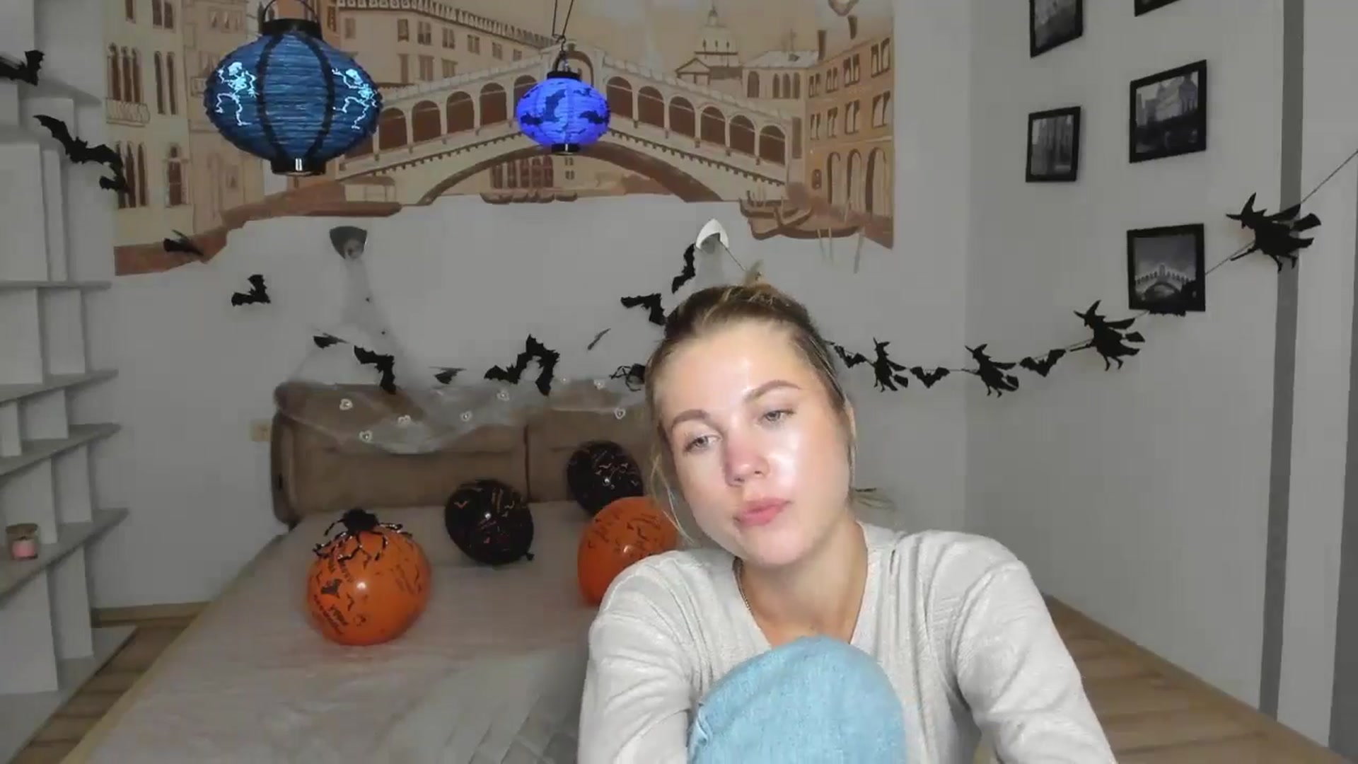 Gallery image thumbnail from Kate_Lewiss's myfreecams stream on, 10/30/2024, 12:06 image 19 of 20