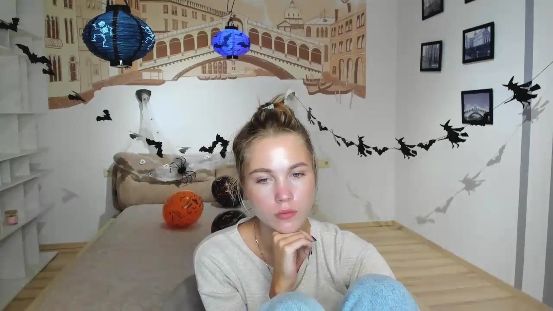 Gallery image thumbnail from Kate_Lewiss's myfreecams stream on, 10/30/2024, 12:06 image 4 of 20
