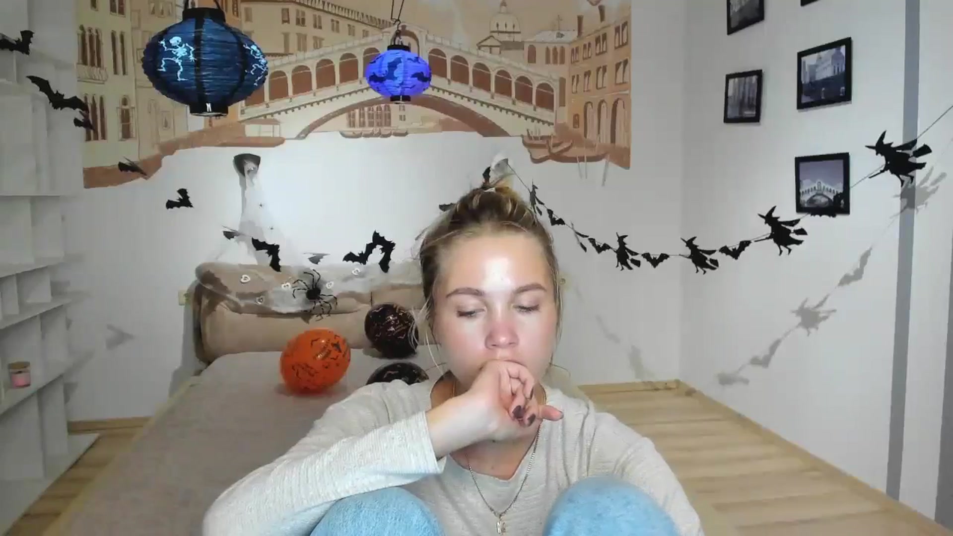 Gallery image thumbnail from Kate_Lewiss's myfreecams stream on, 10/30/2024, 12:06 image 6 of 20