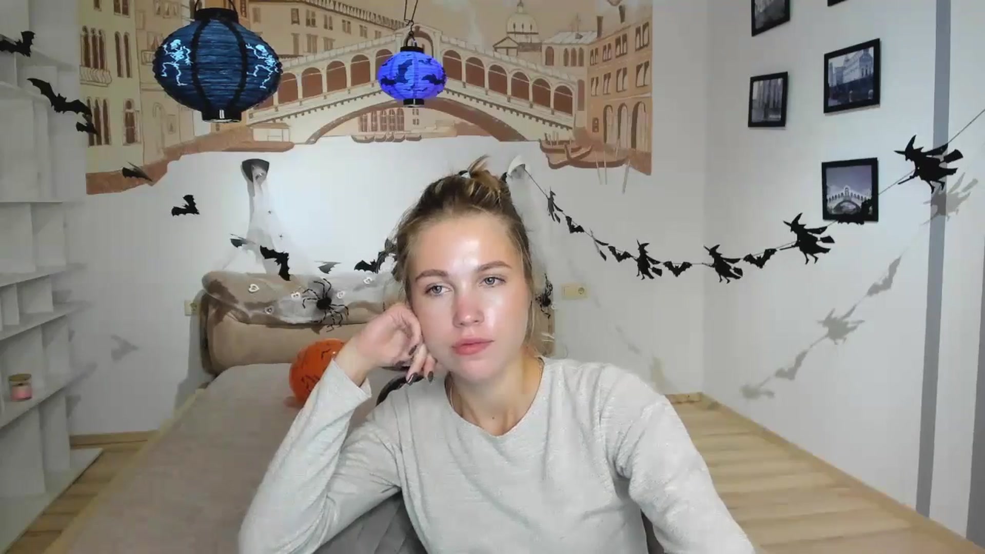 Gallery image thumbnail from Kate_Lewiss's myfreecams stream on, 10/30/2024, 12:06 image 7 of 20