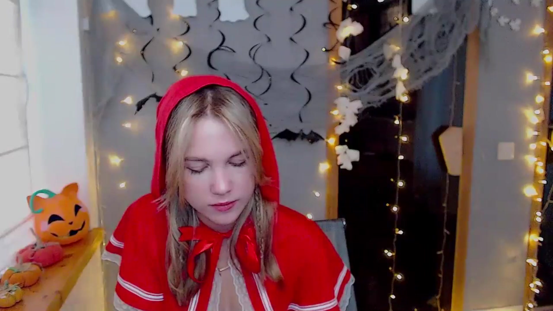 Gallery image thumbnail from Kate_Lewiss's myfreecams stream on, 10/31/2024, 08:04 image 10 of 20