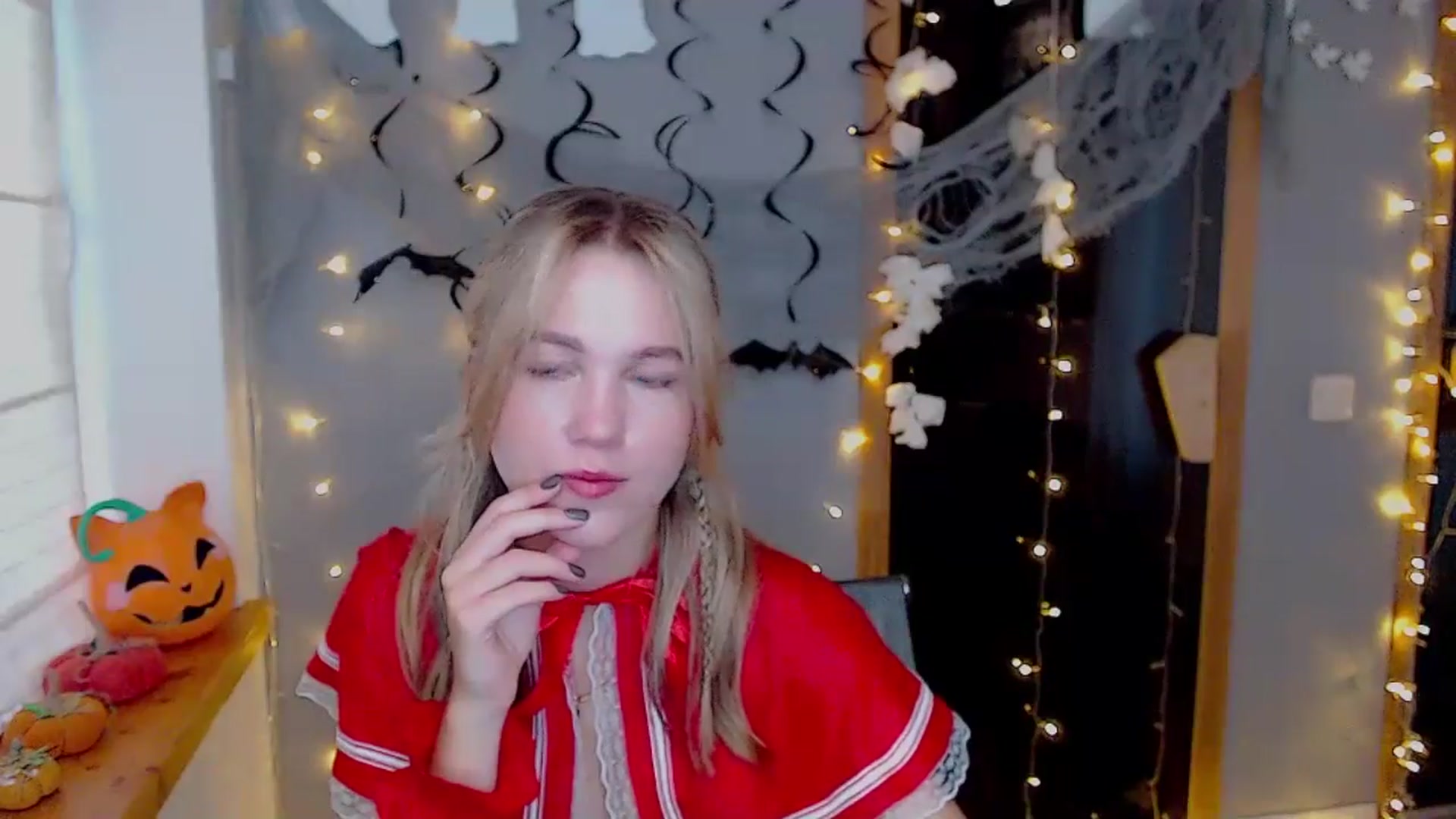 Gallery image thumbnail from Kate_Lewiss's myfreecams stream on, 10/31/2024, 08:04 image 3 of 20