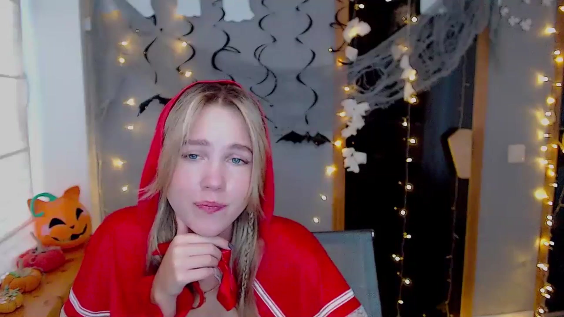 Gallery image thumbnail from Kate_Lewiss's myfreecams stream on, 10/31/2024, 08:28 image 9 of 20