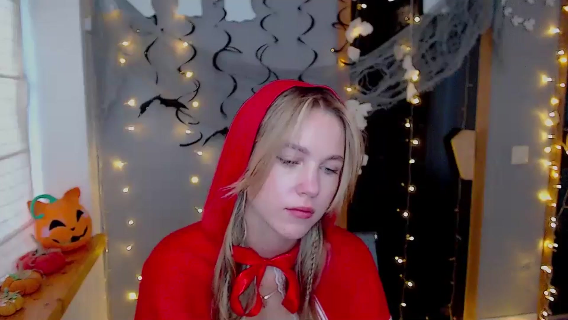 Gallery image thumbnail from Kate_Lewiss's myfreecams stream on, 10/31/2024, 08:28 image 7 of 20