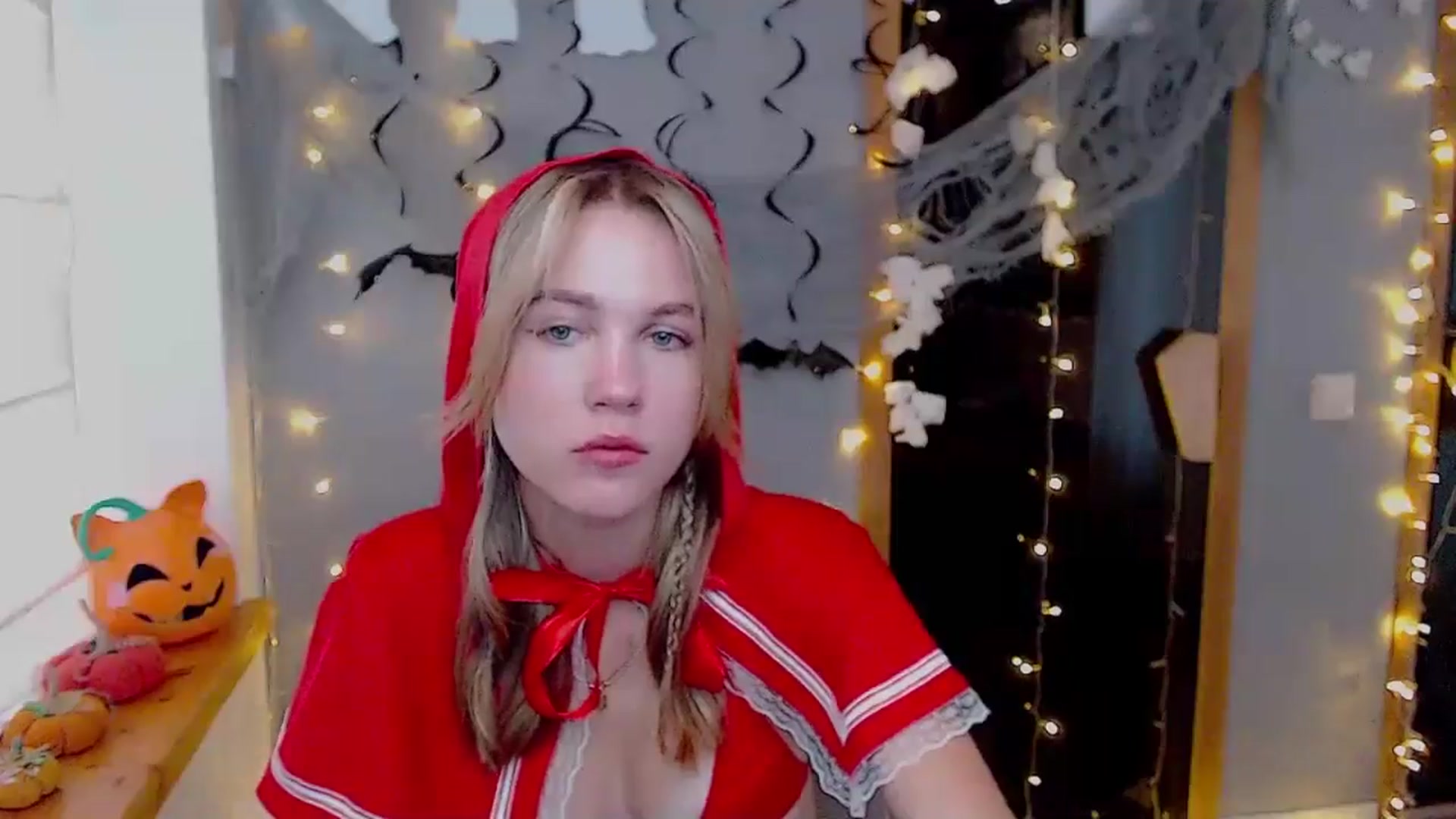 Gallery image thumbnail from Kate_Lewiss's myfreecams stream on, 10/31/2024, 08:28 image 16 of 20