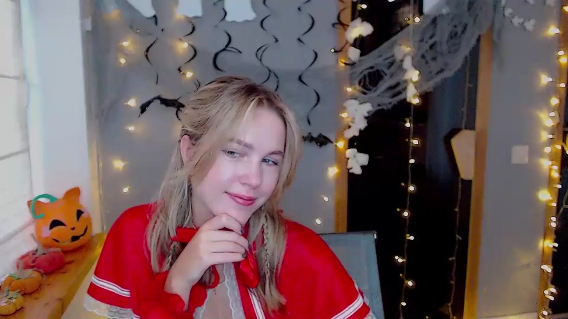 Gallery image thumbnail from Kate_Lewiss's myfreecams stream on, 10/31/2024, 08:28 image 4 of 20