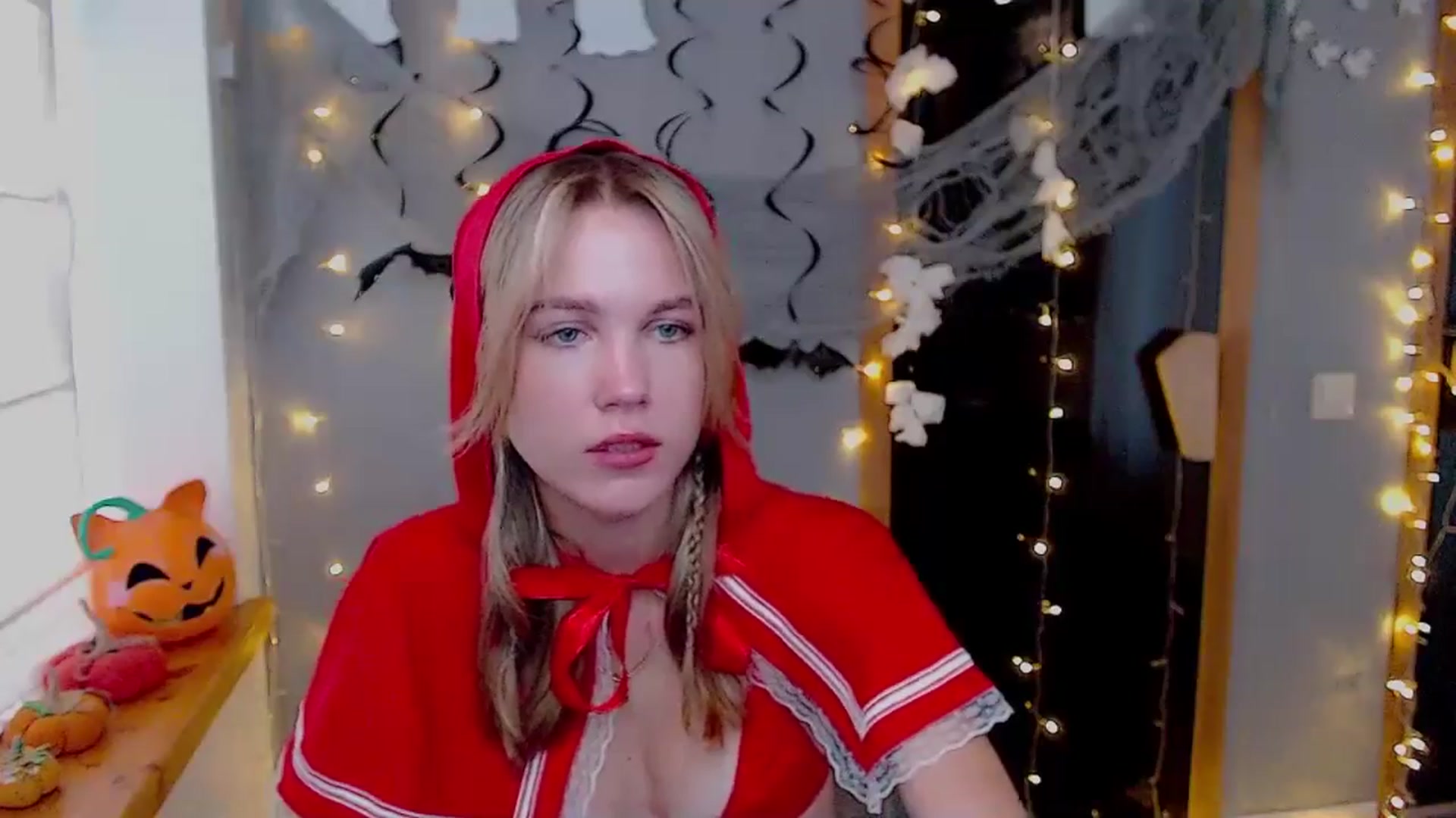 Gallery image thumbnail from Kate_Lewiss's myfreecams stream on, 10/31/2024, 08:28 image 17 of 20