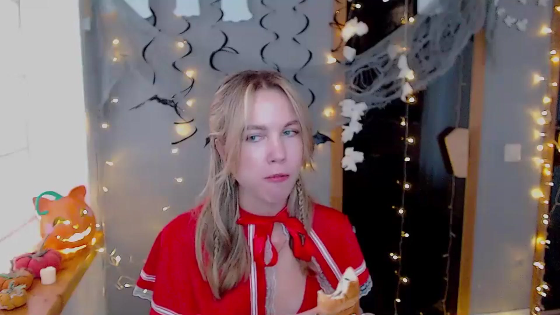Gallery image thumbnail from Kate_Lewiss's myfreecams stream on, 10/31/2024, 09:36 image 12 of 20