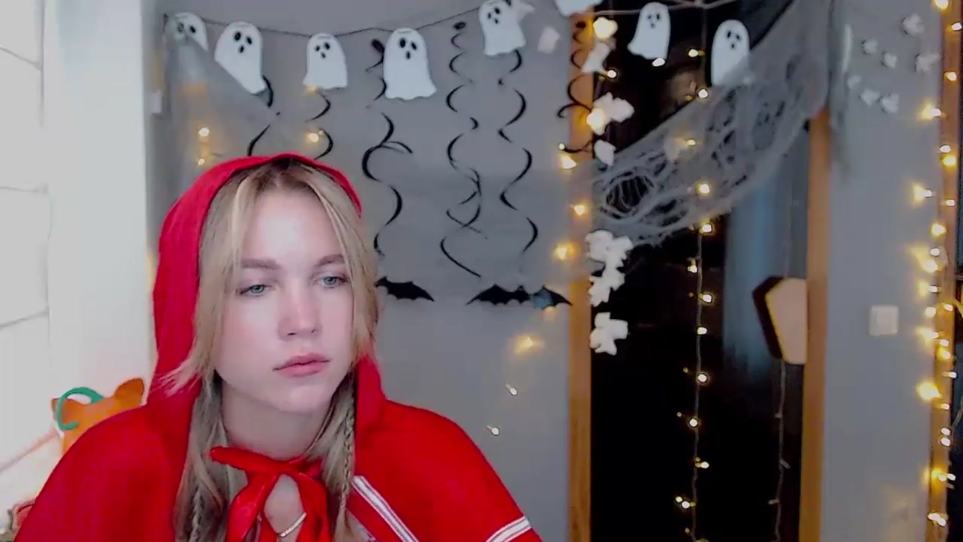 Gallery image thumbnail from Kate_Lewiss's myfreecams stream on, 10/31/2024, 09:36 image 20 of 20