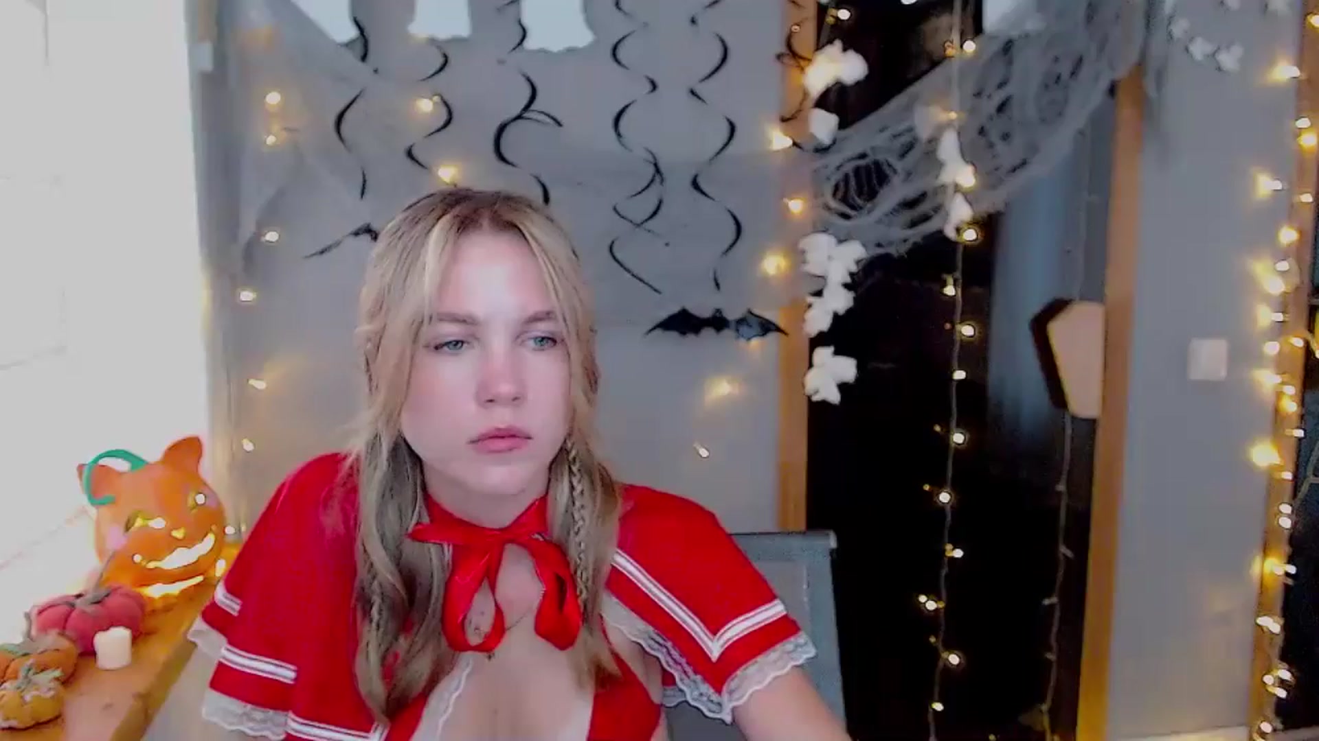 Gallery image thumbnail from Kate_Lewiss's myfreecams stream on, 10/31/2024, 09:36 image 16 of 20