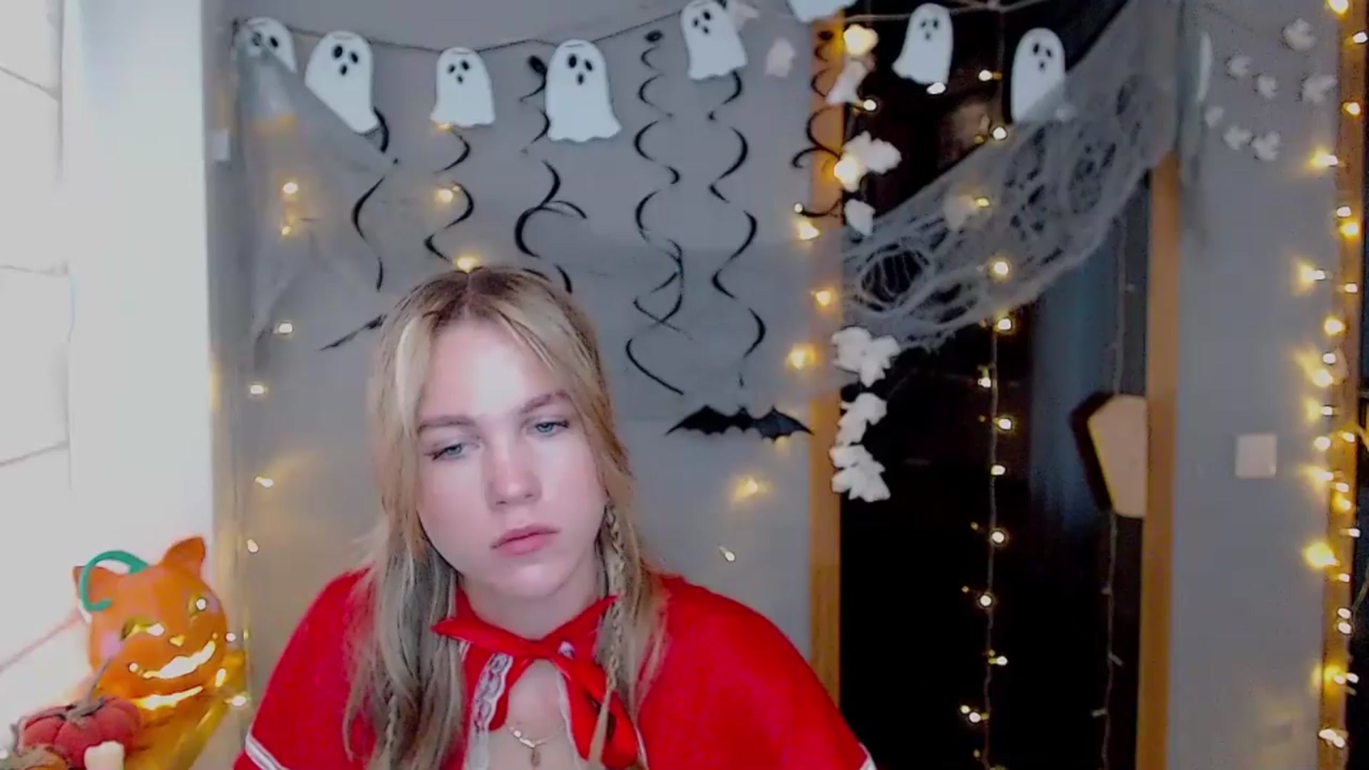 Gallery image thumbnail from Kate_Lewiss's myfreecams stream on, 10/31/2024, 10:53 image 8 of 20